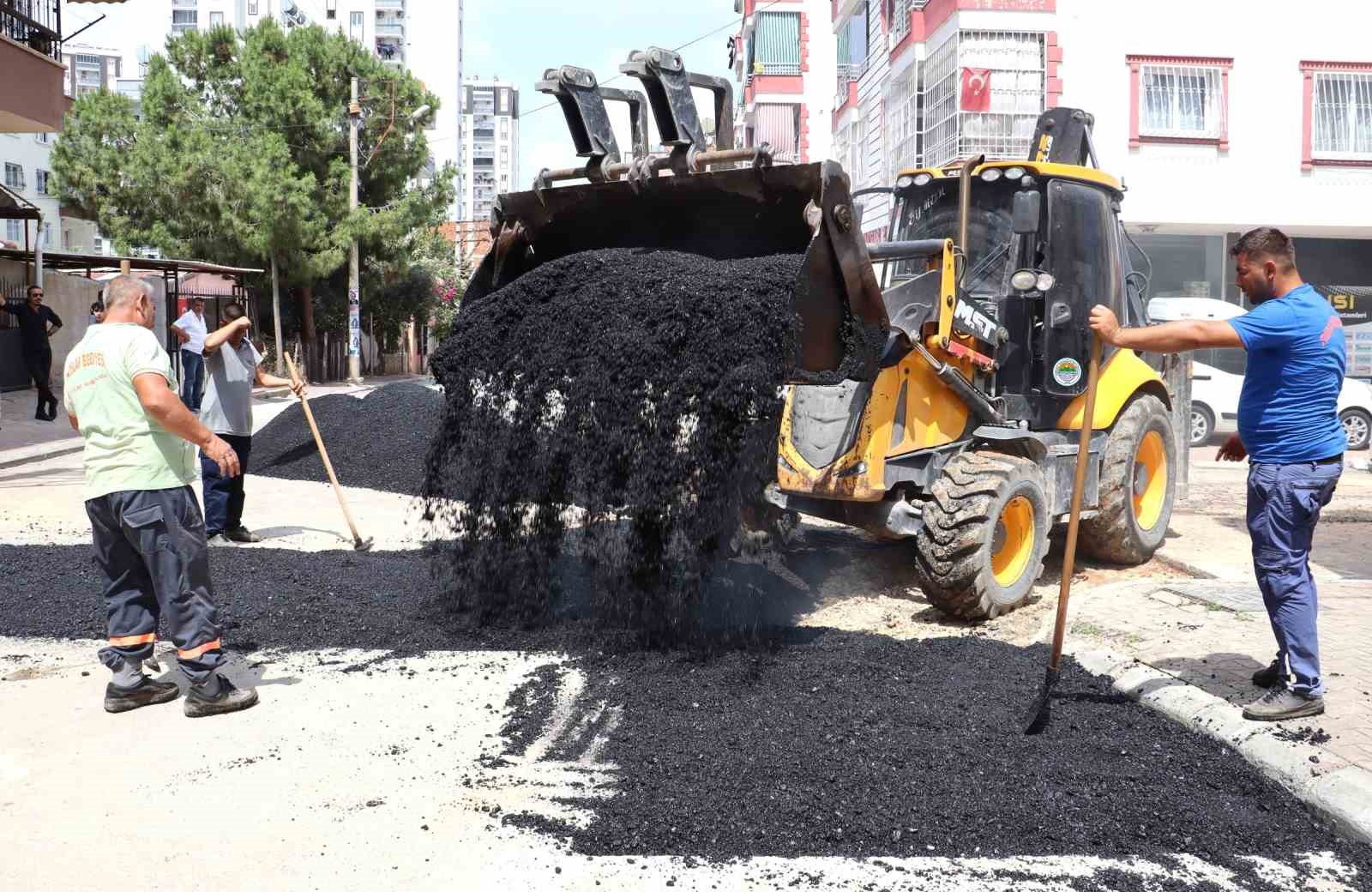 Toroslar’da asfalt atağı
