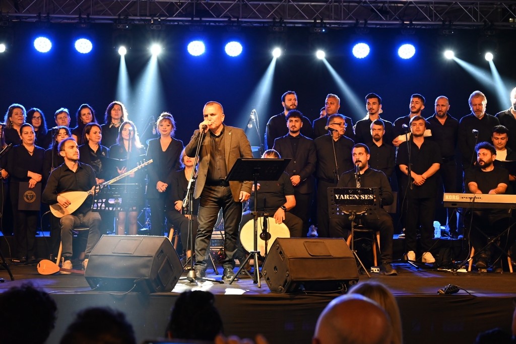 “Akademinin Sesi Korosu”nun Verdiği Konser Büyük Beğeni Topladı
