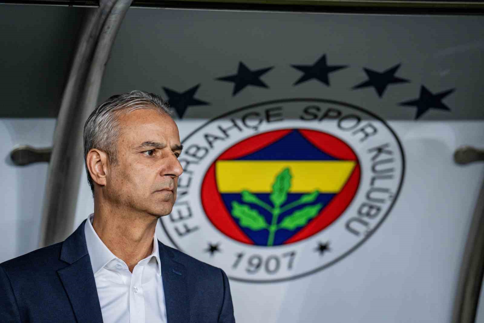 Fenerbahçe, rekorlar kırdığı sezonu kupasız kapattı
