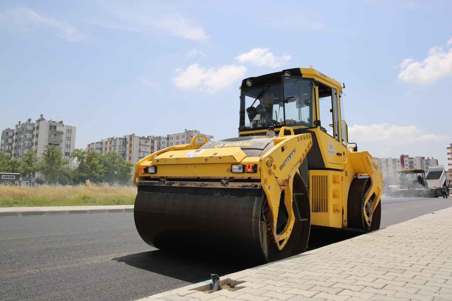 Ceyhan’da yeni açılan cadde asfaltlandı
