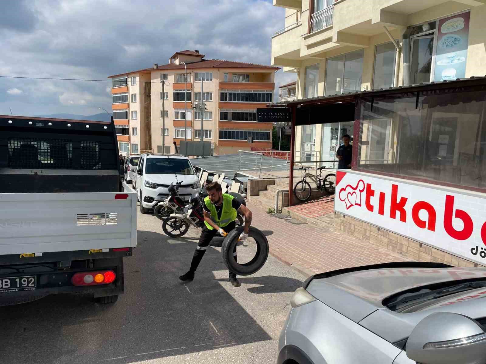 Bilecik’te kaldırım ve kapı önleri işgal eden esnafa ceza yağdı
