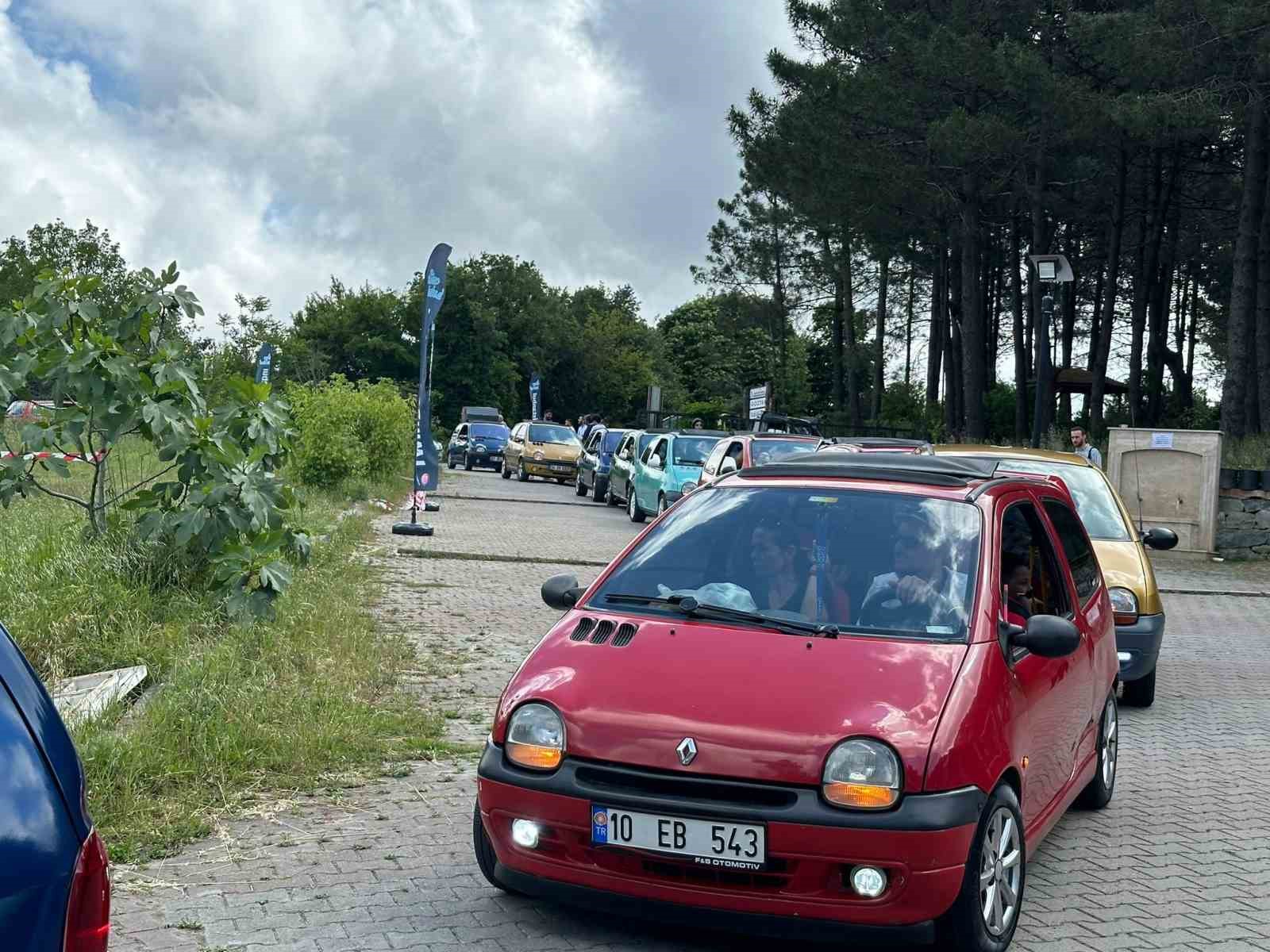 156 Twingo araç Kavacık’ta buluştu
