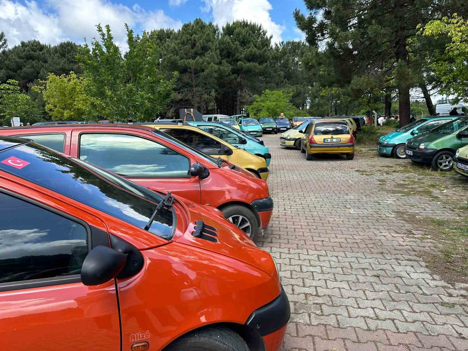 156 Twingo araç Kavacık’ta buluştu
