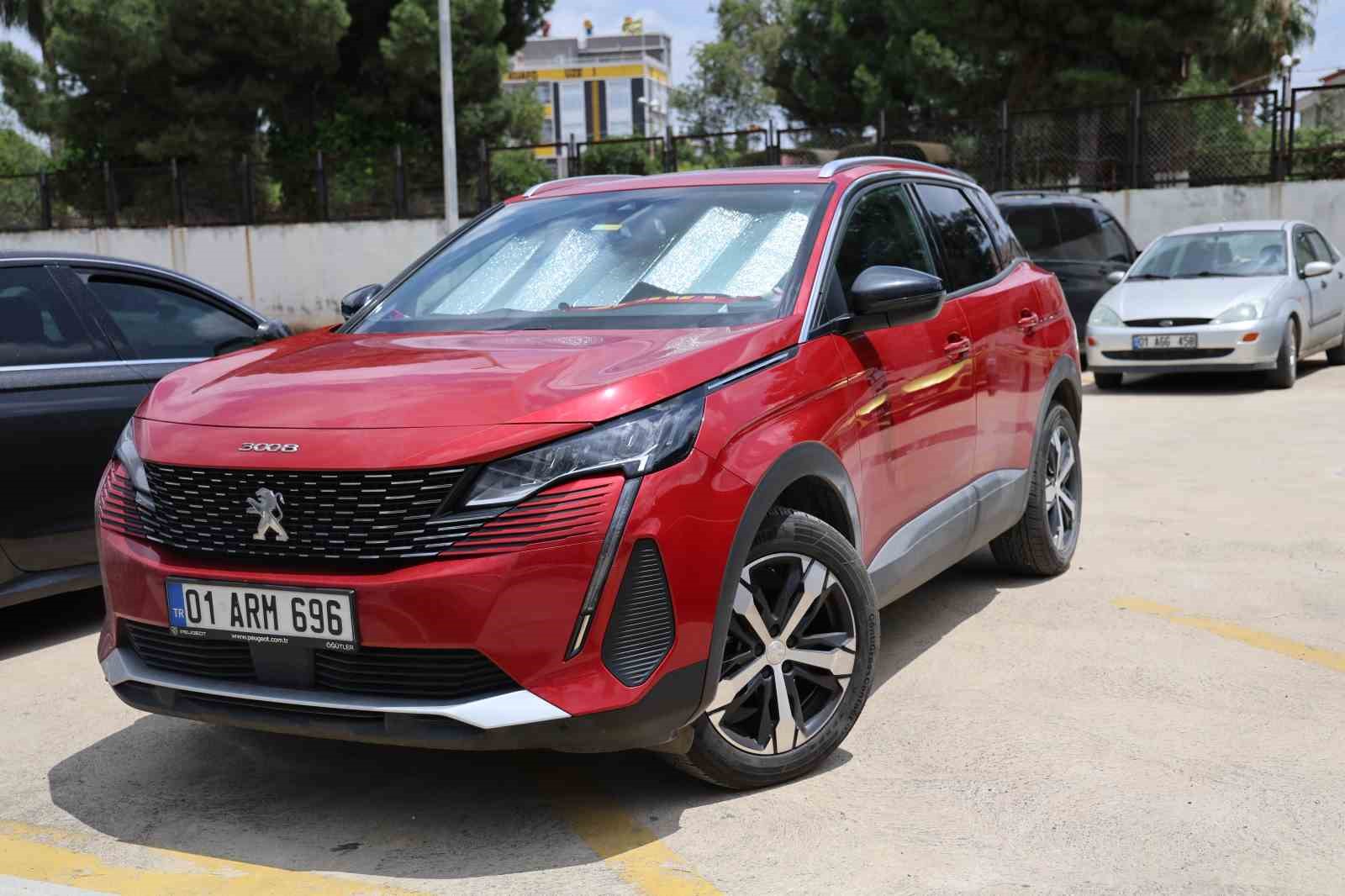 Sıfır kilometre aldığı Peugeot jip boyalı çıktı
