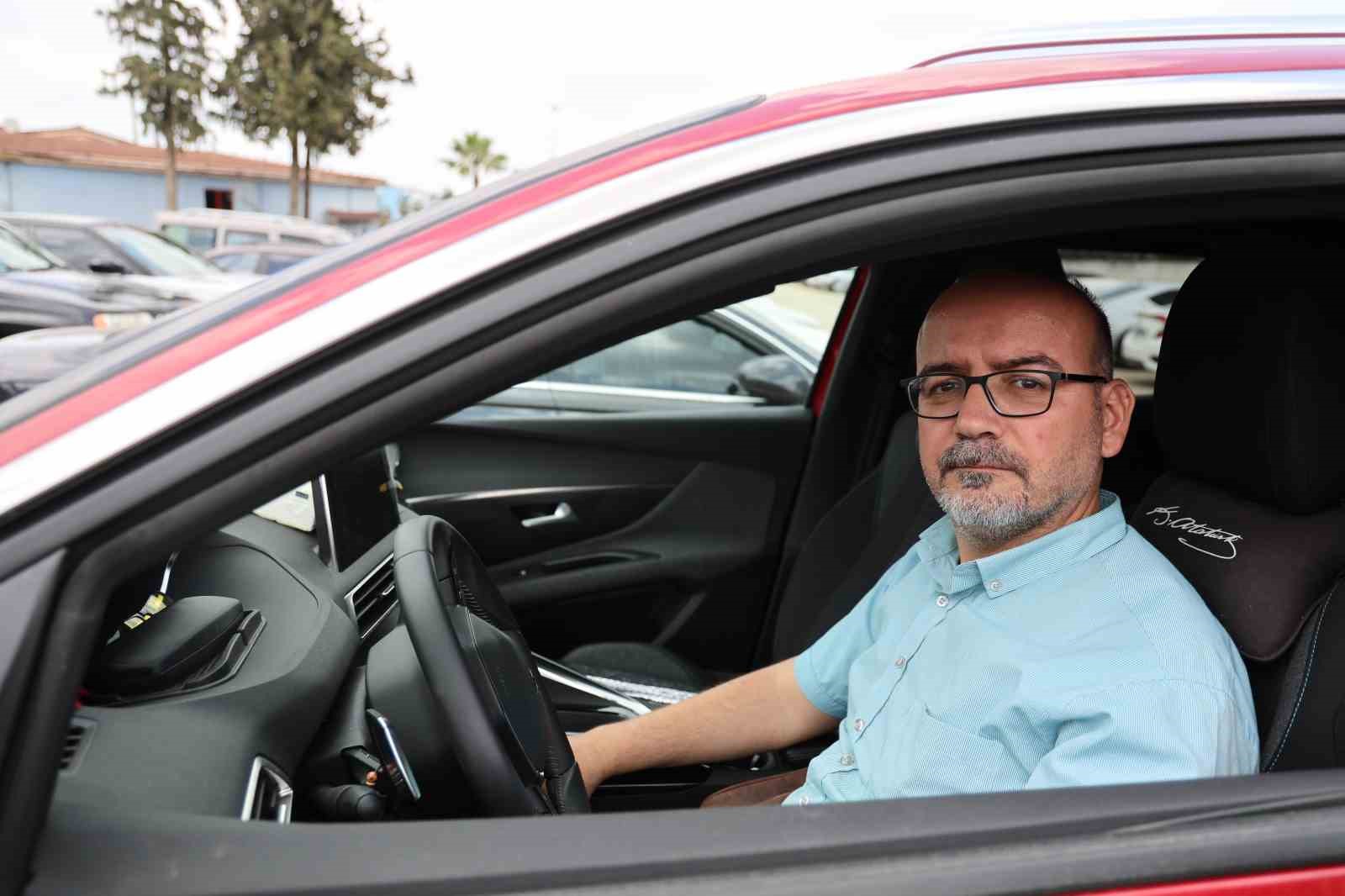 Sıfır kilometre aldığı Peugeot jip boyalı çıktı
