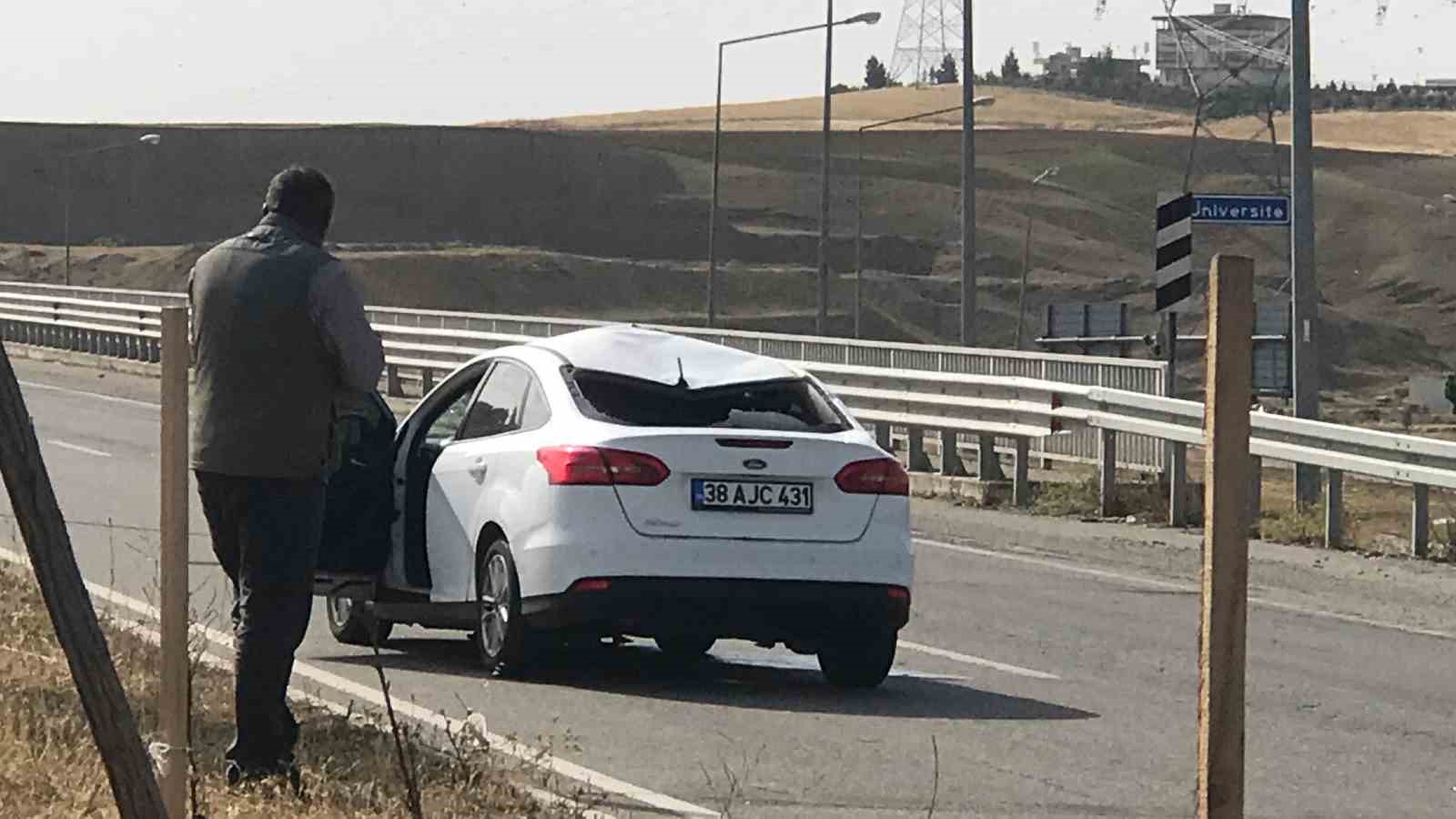 Yolun karşısına geçerken otomobil çarpan çoban hayatını kaybetti
