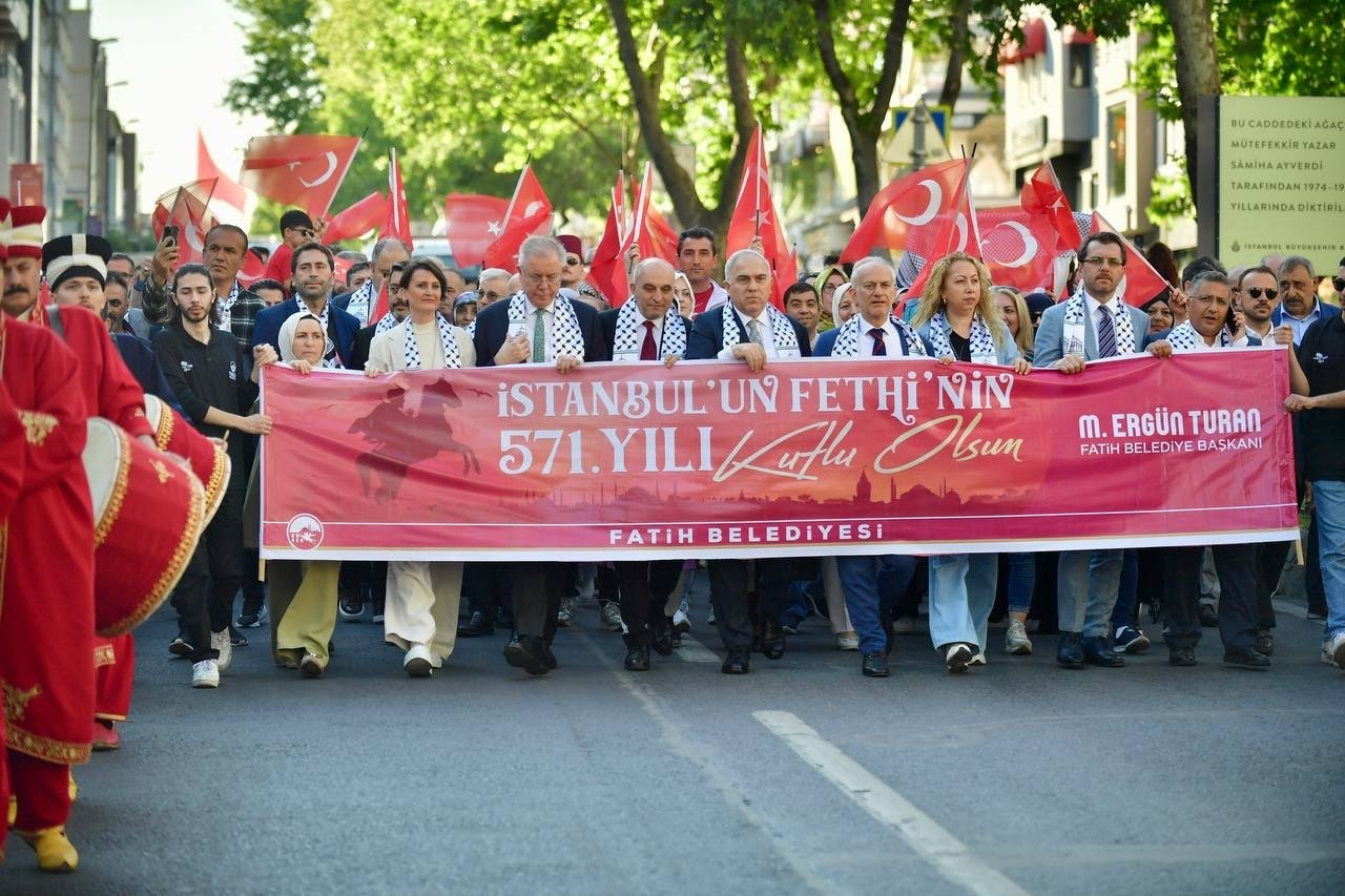 İstanbul’un fethinin 571’inci yılı Fatih’te coşkuyla kutlandı
