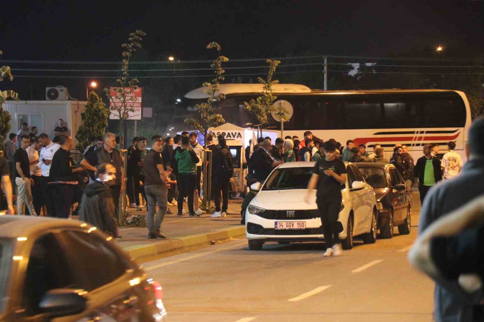 Play-off finali için Sakarya’dan 150 otobüs Adana’ya hareket etti
