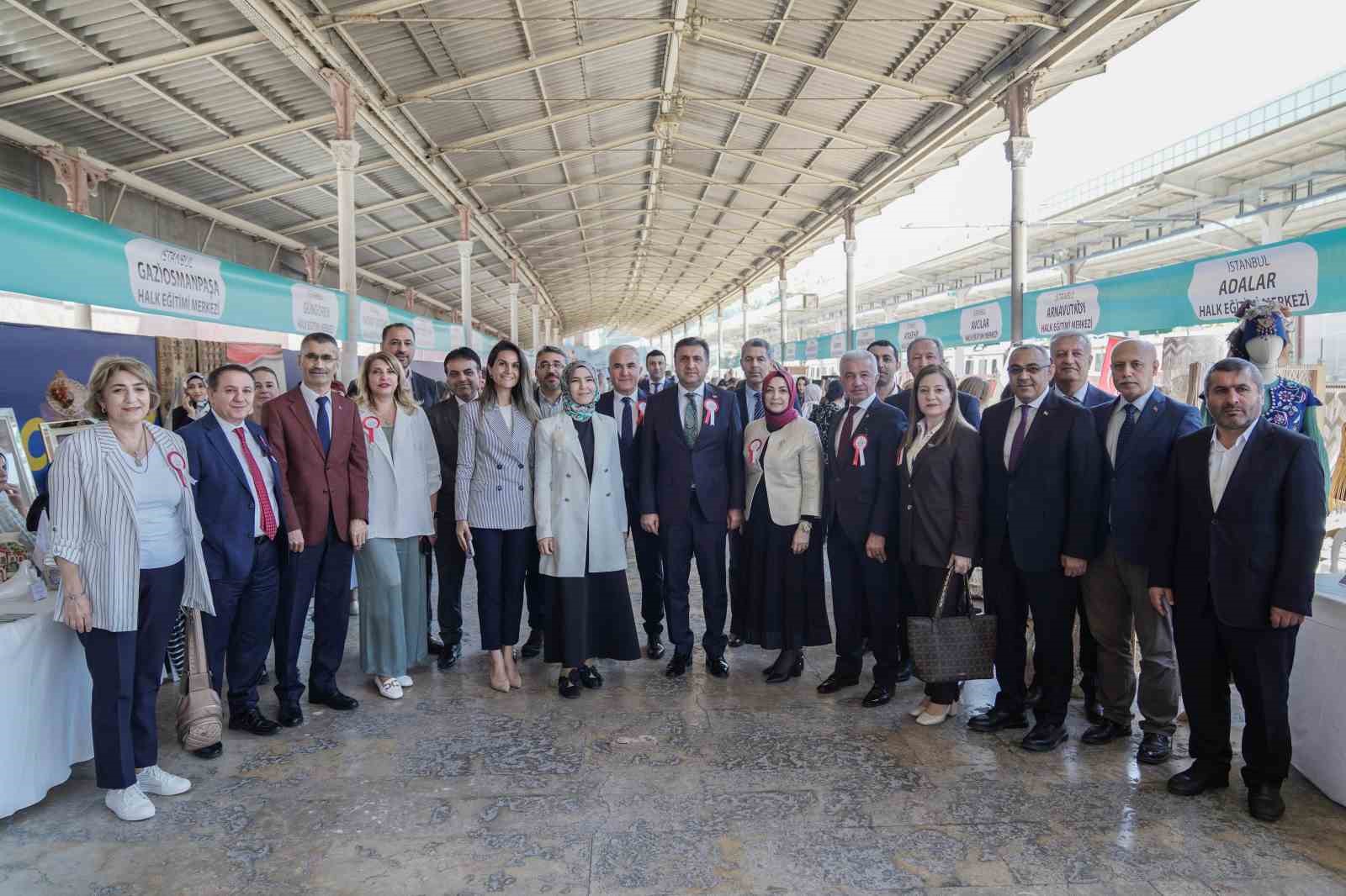 Sirkeci Garı’nda düzenlenen etkinlikler renkli görüntülere sahne oldu
