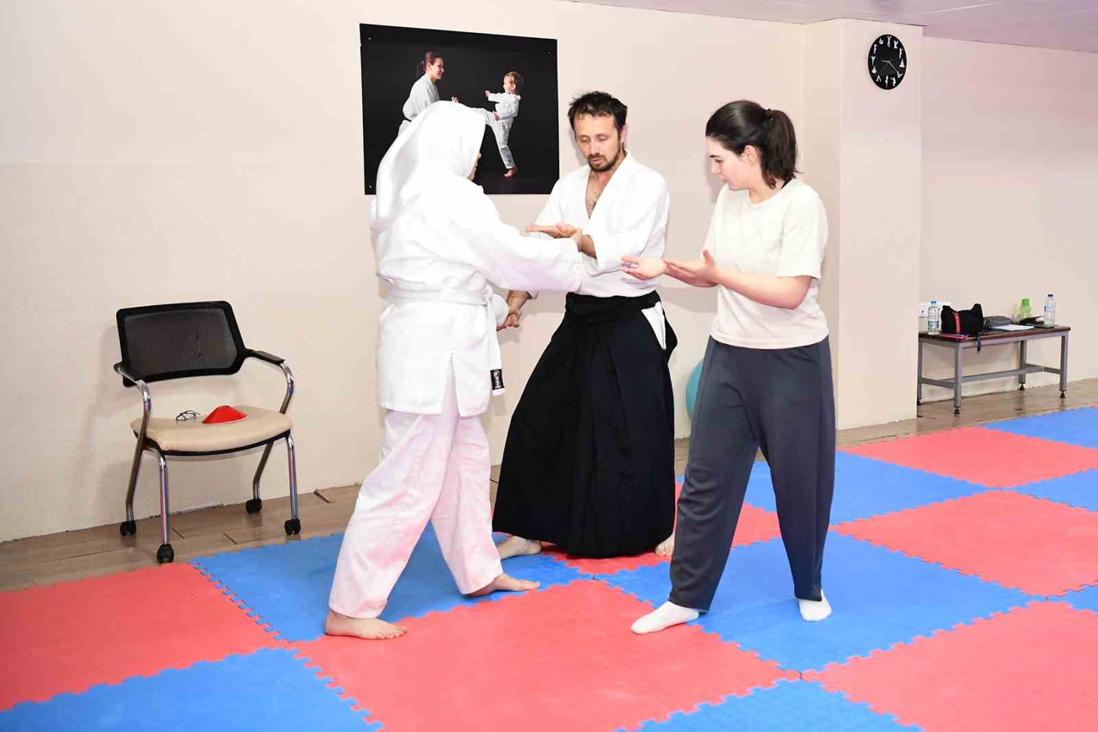 Kadınlar aikido ile özgüven kazanıyor
