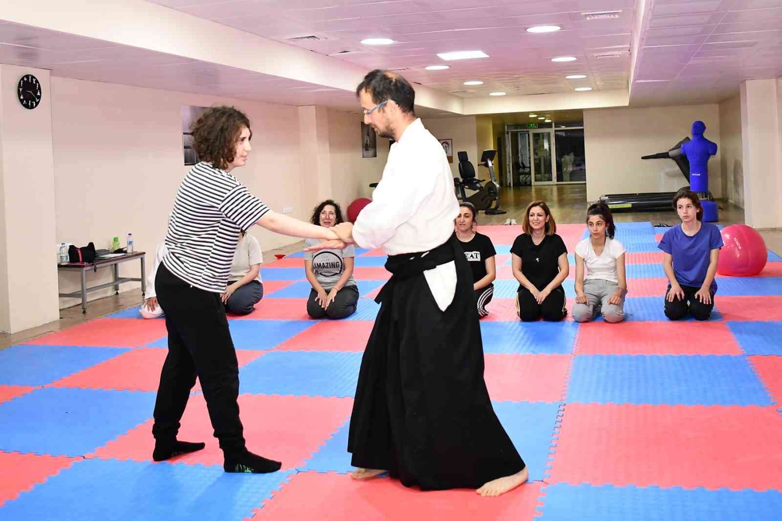 Kadınlar aikido ile özgüven kazanıyor
