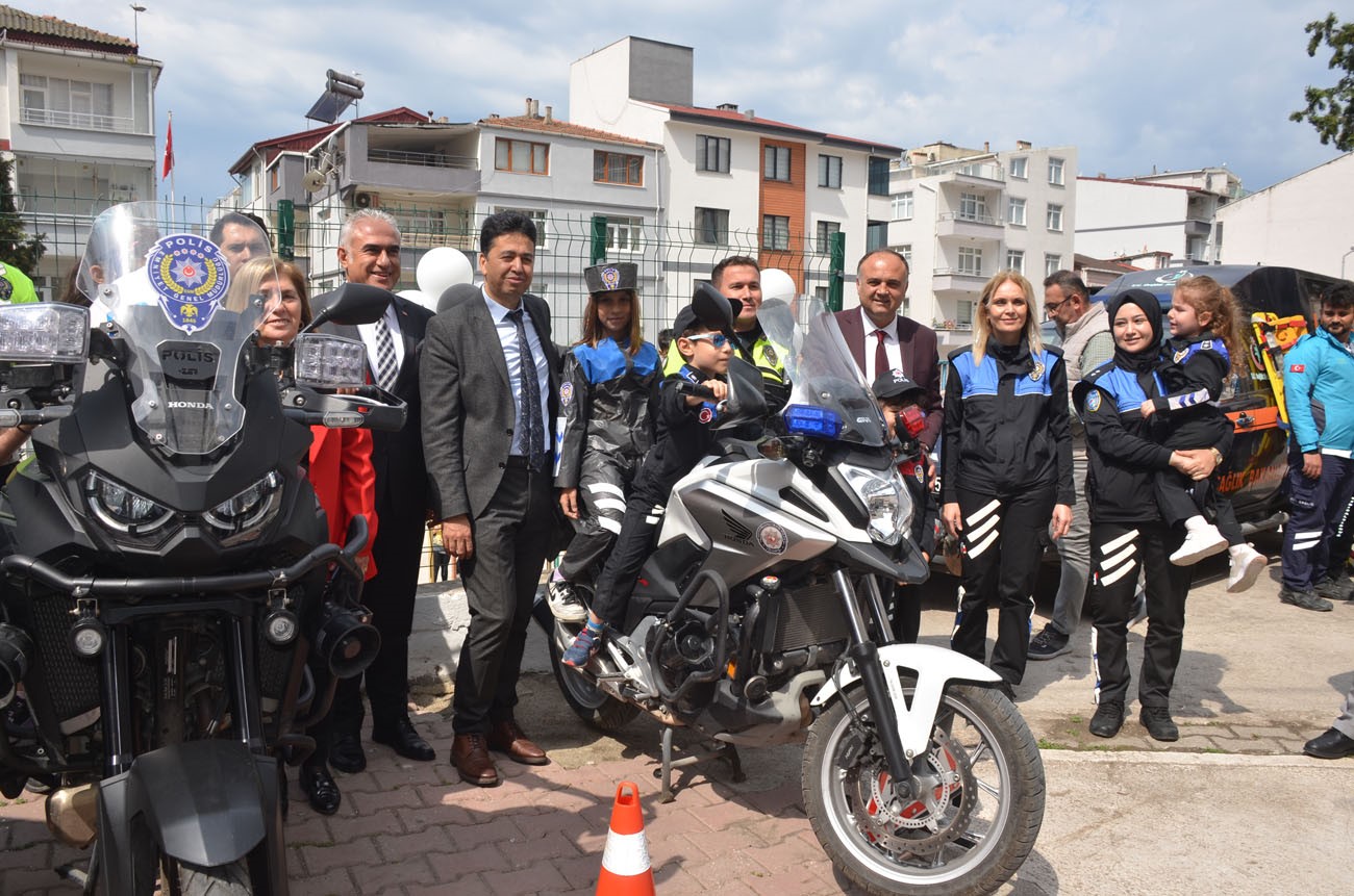 Sinop’ta “Ben Büyüyünce” adlı meslek tanıtım şenliği
