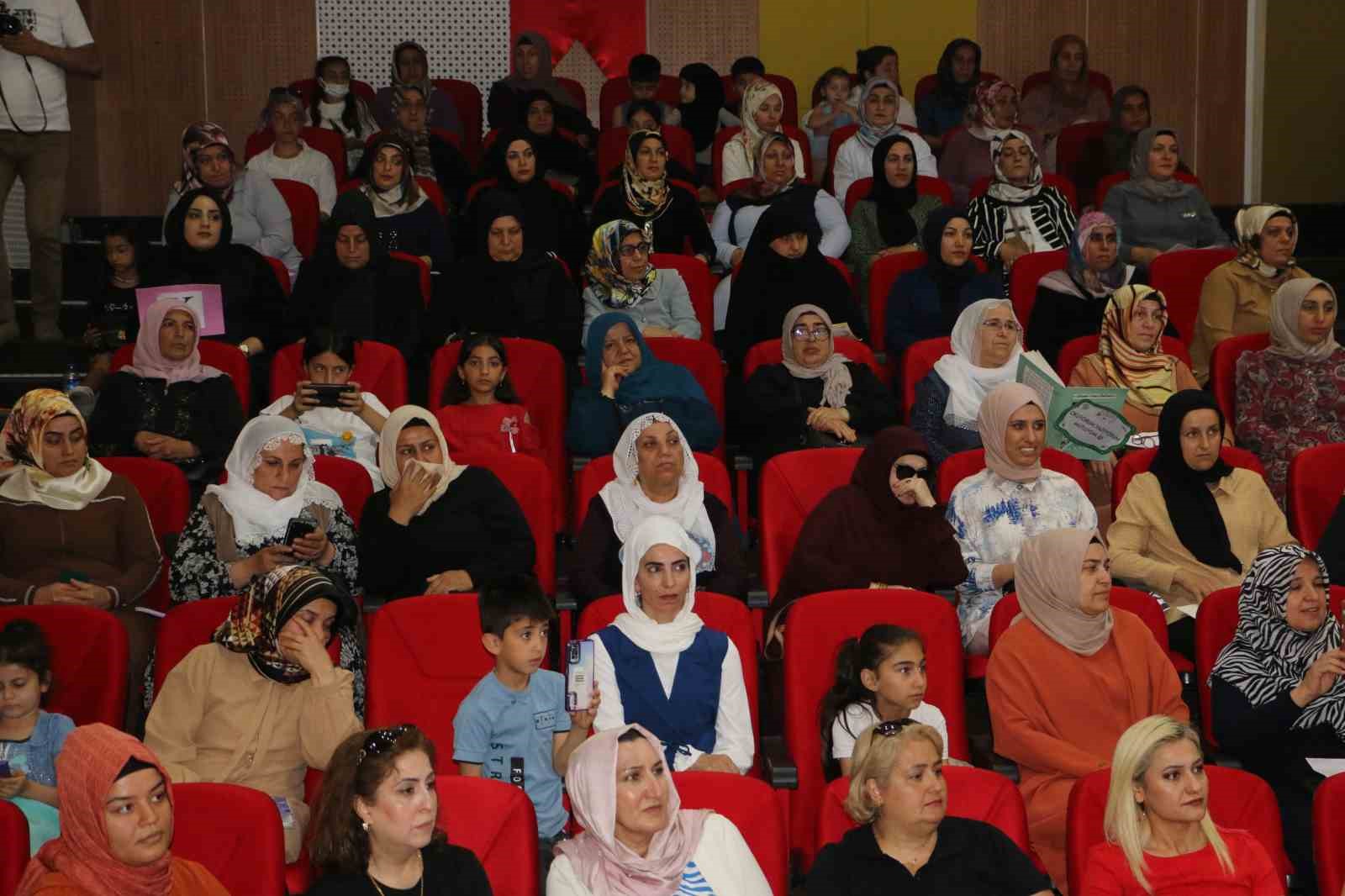 Diyarbakır’da kadınların “Okuma Bayramı” coşkusu
