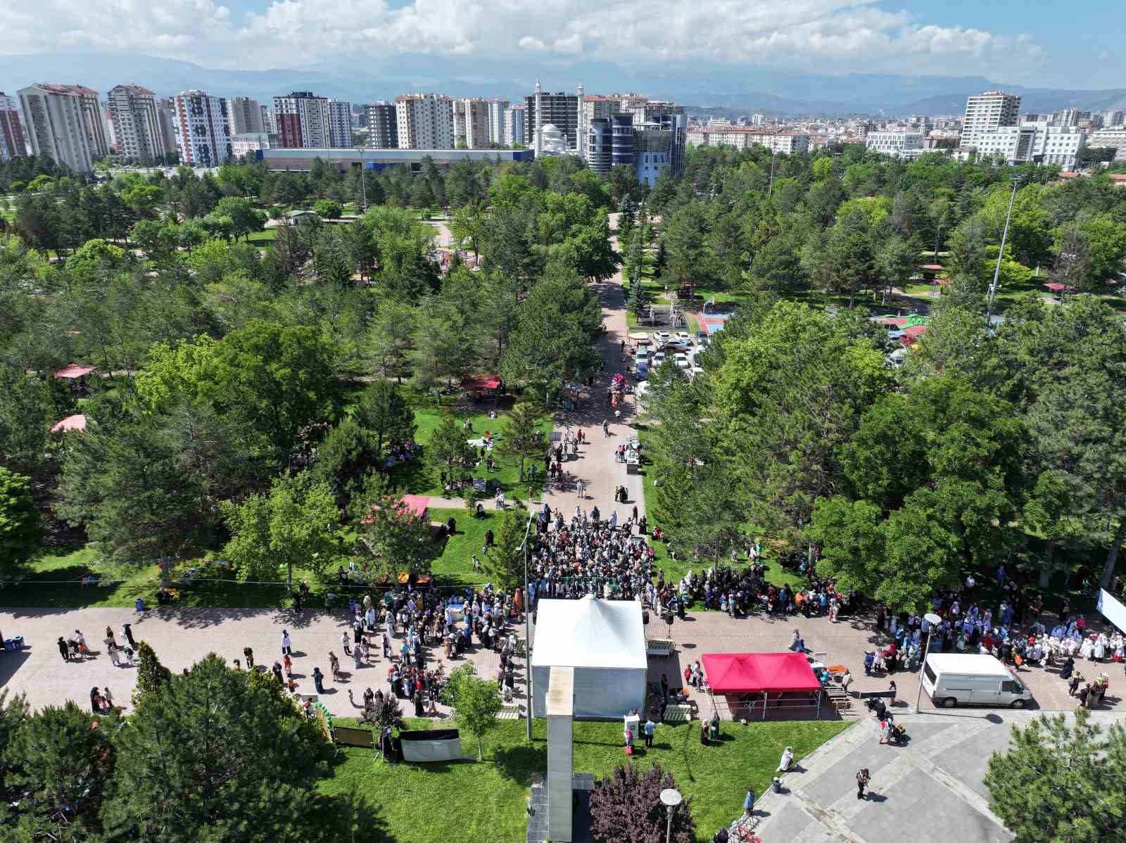 Kayseri’de Kur’an kursları yılsonu şenliği düzenlendi
