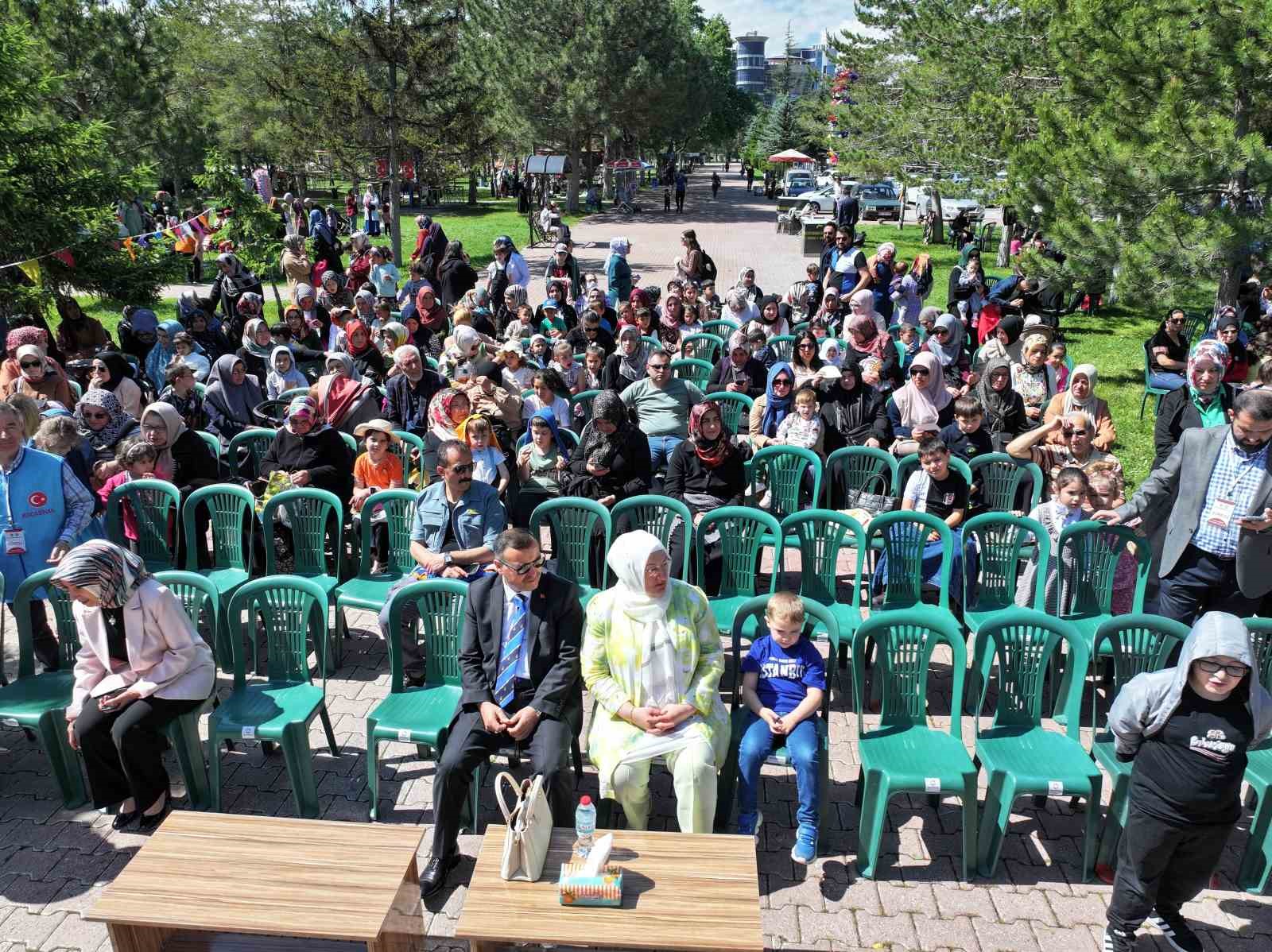 Kayseri’de Kur’an kursları yılsonu şenliği düzenlendi
