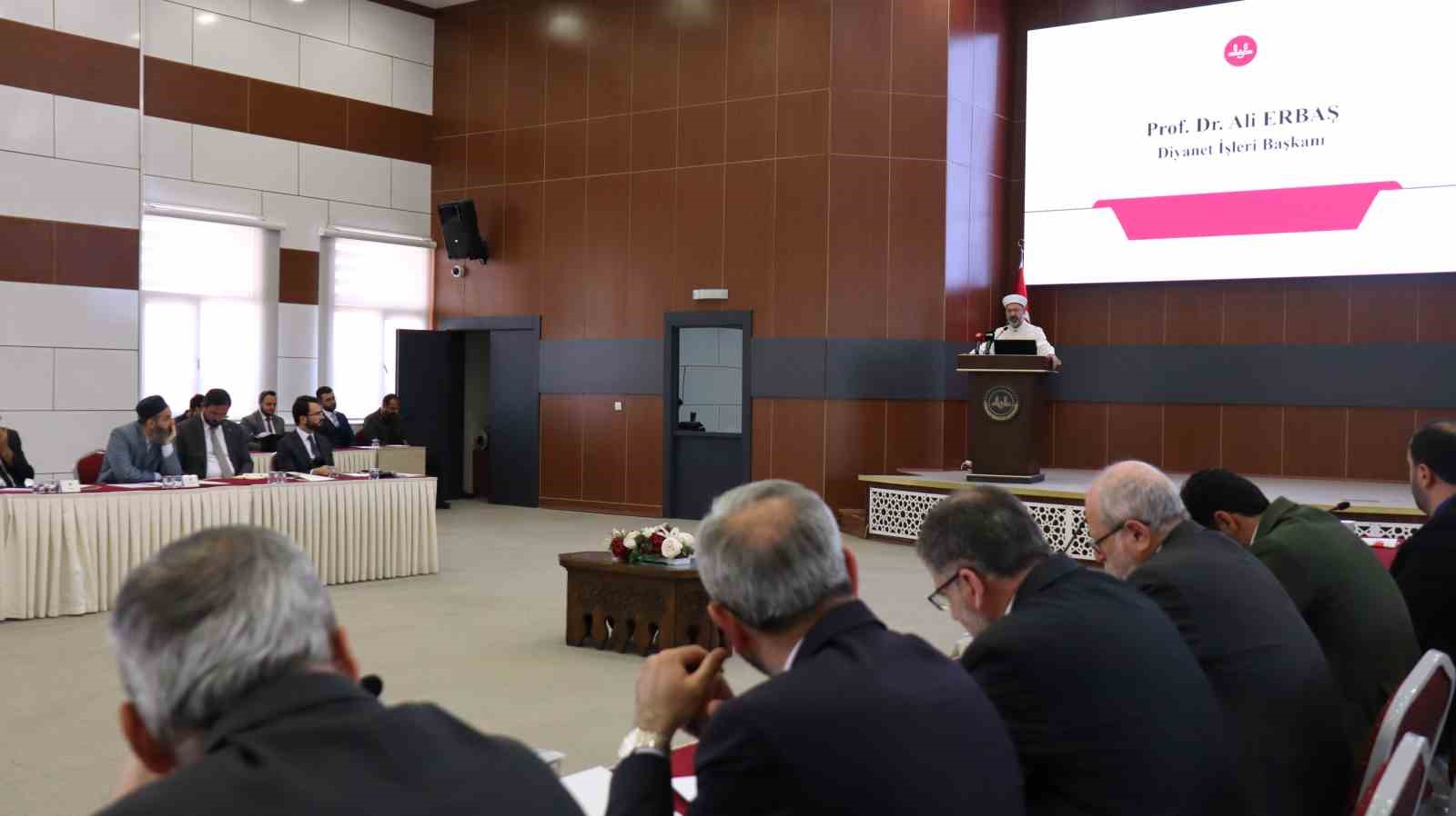 Diyanet İşleri Başkanı Erbaş: “Hedefimiz, bütün kardeşlerimizin Kur’an-ı Kerim’i okuyup anlamalarına rehberlik etmektir”
