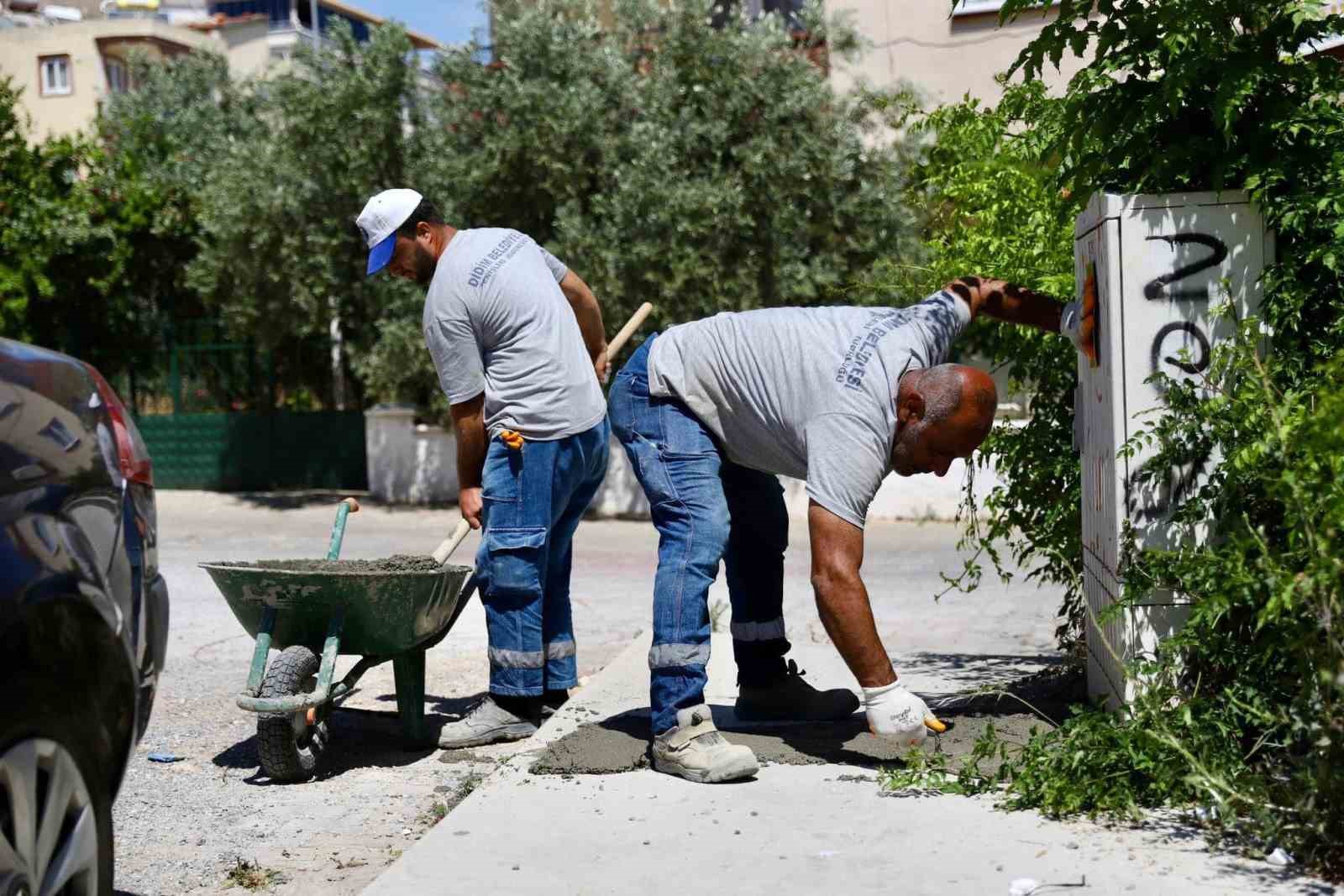 Didim’de yol bakım ve onarım çalışmaları devam ediyor
