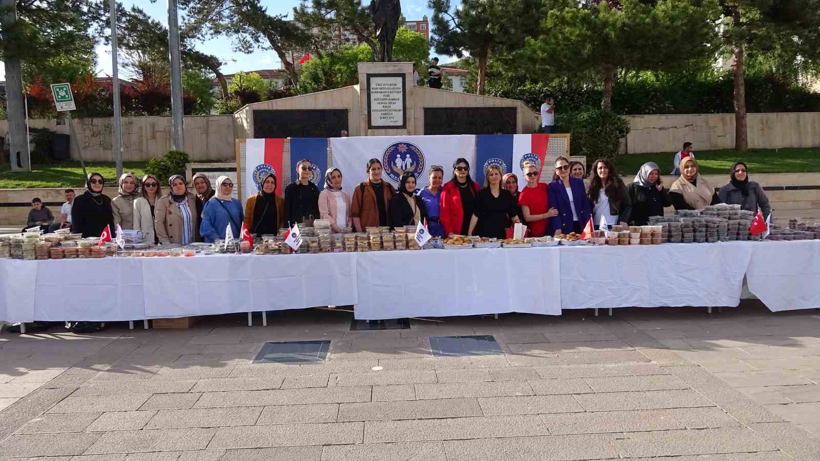 Polis Eşleri Derneği Yozgat Şubesi öğrenciler yararına yardım etkinliği düzenledi
