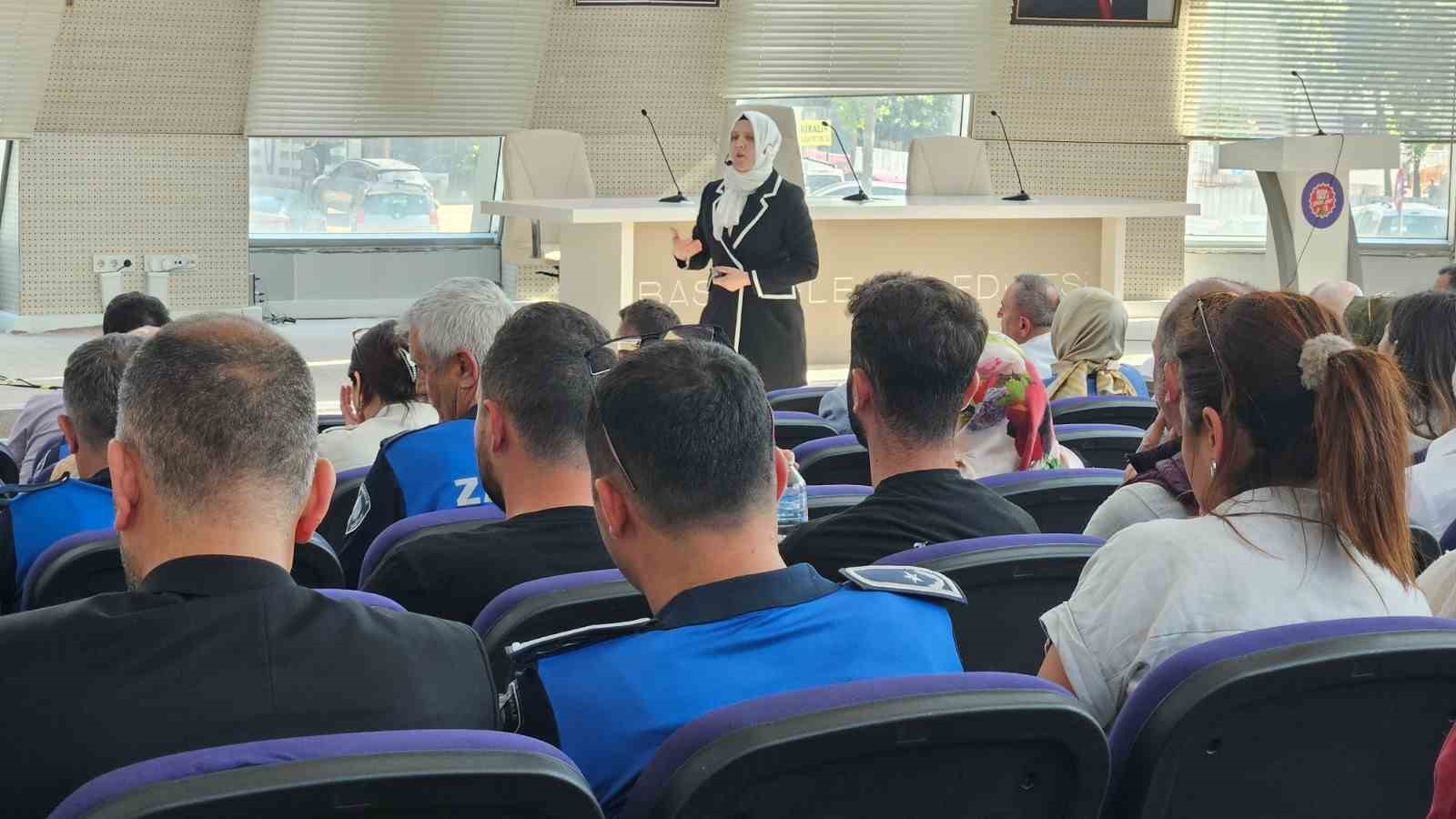 Belediye personellerine etik eğitimi
