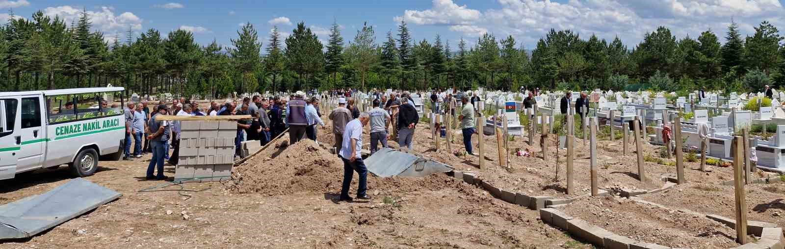 Hastane morgunda cesetler karıştı
