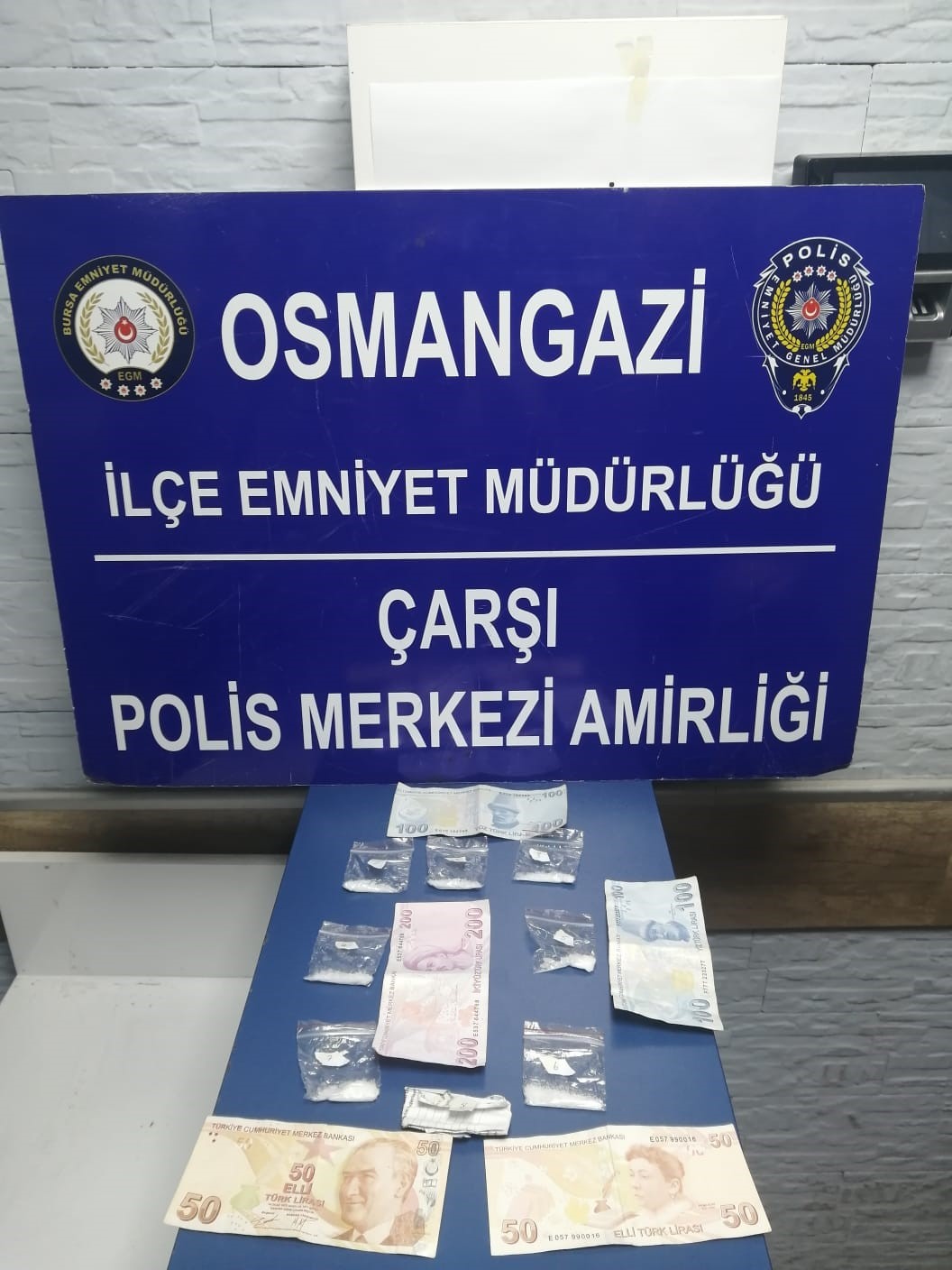 Bursa polisi uyuşturucu tacirlerine göz açtırmadı
