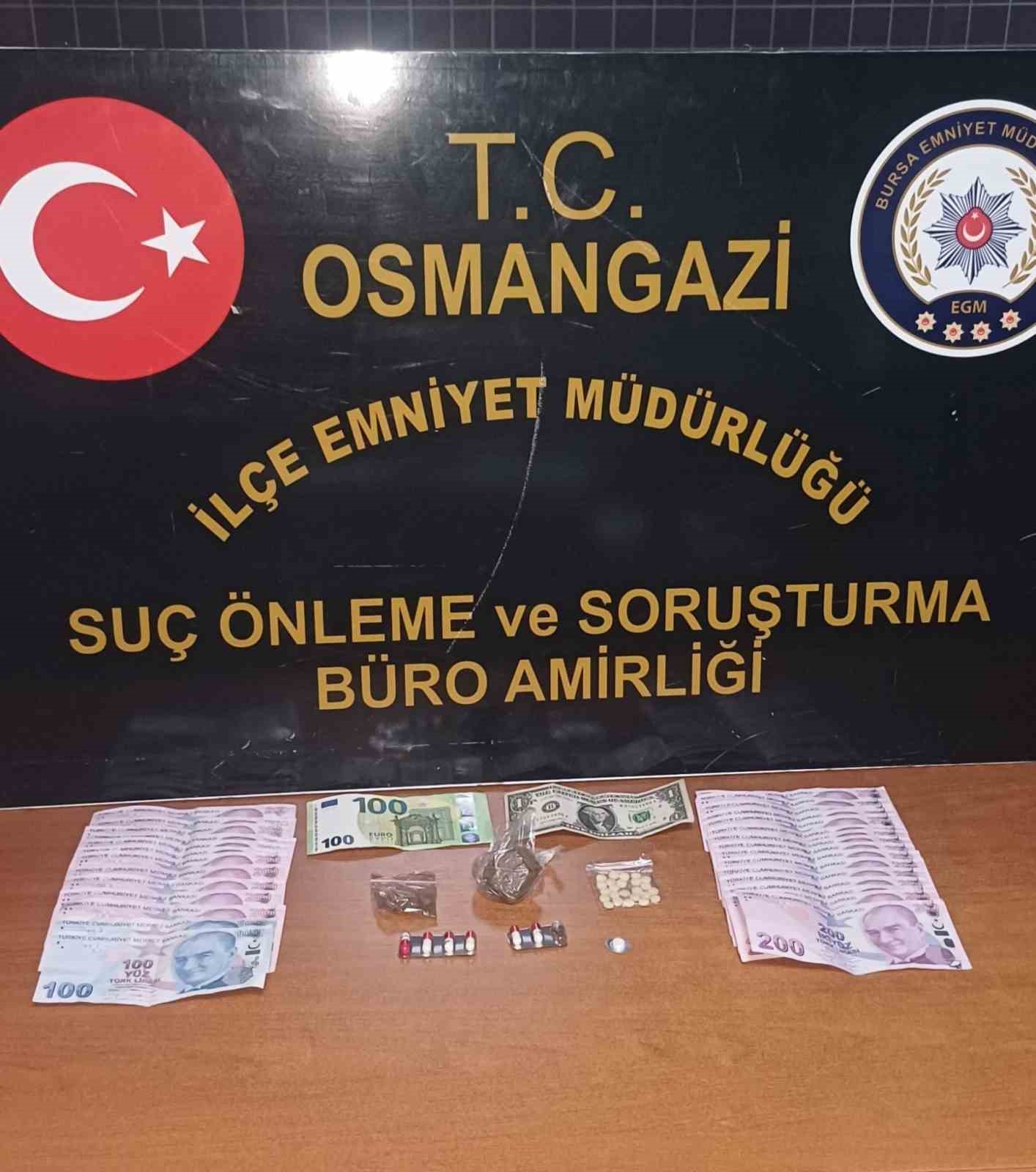 Bursa polisi uyuşturucu tacirlerine göz açtırmadı
