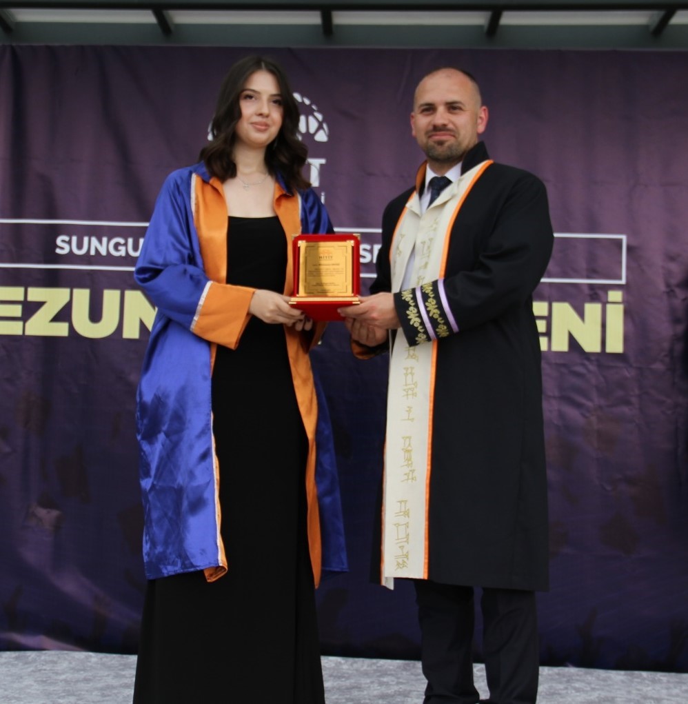 Sungurlu MYO’da mezuniyet coşkusu
