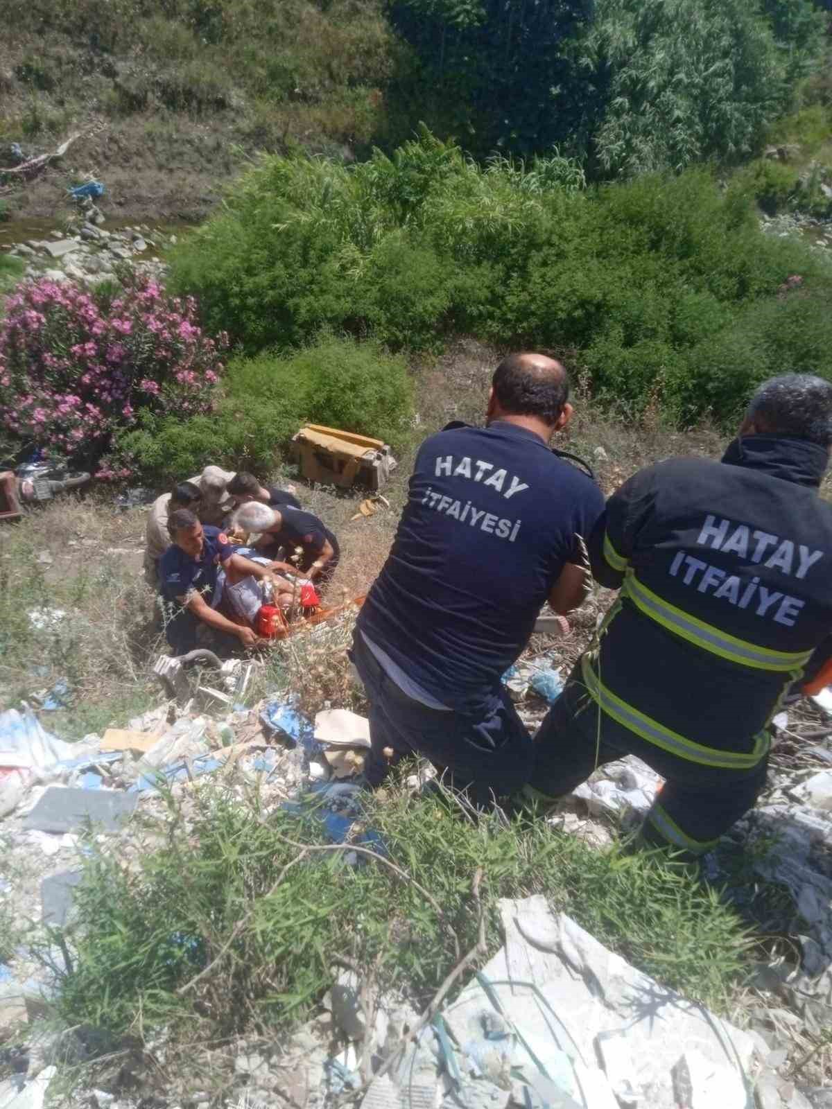 Hatay’da motosiklet uçuruma yuvarlandı: 1 yaralı
