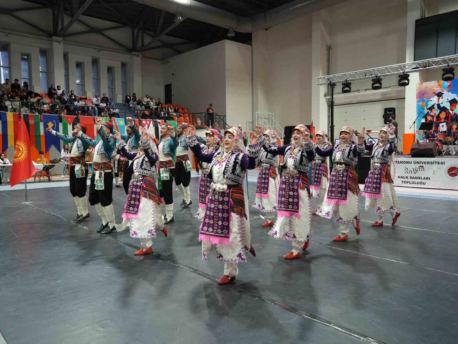 Kastamonu Üniversitesi’nde Bahar Şenlikleri’nde Can Kavalcı sahne aldı
