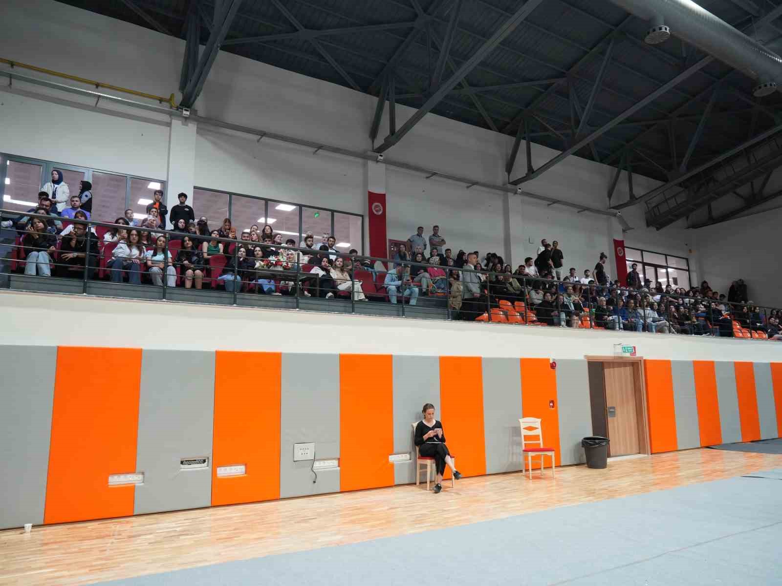 Kastamonu Üniversitesi’nde Bahar Şenlikleri’nde Can Kavalcı sahne aldı
