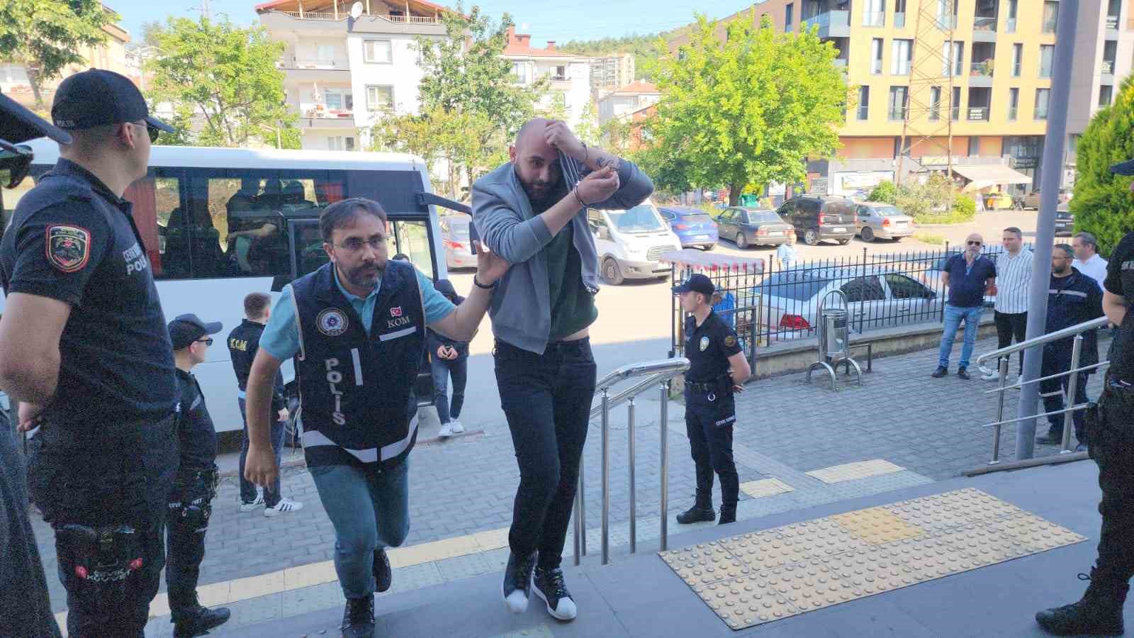 Zonguldak’ta dolandırıcılık operasyonu: 8 şüpheli adliyede
