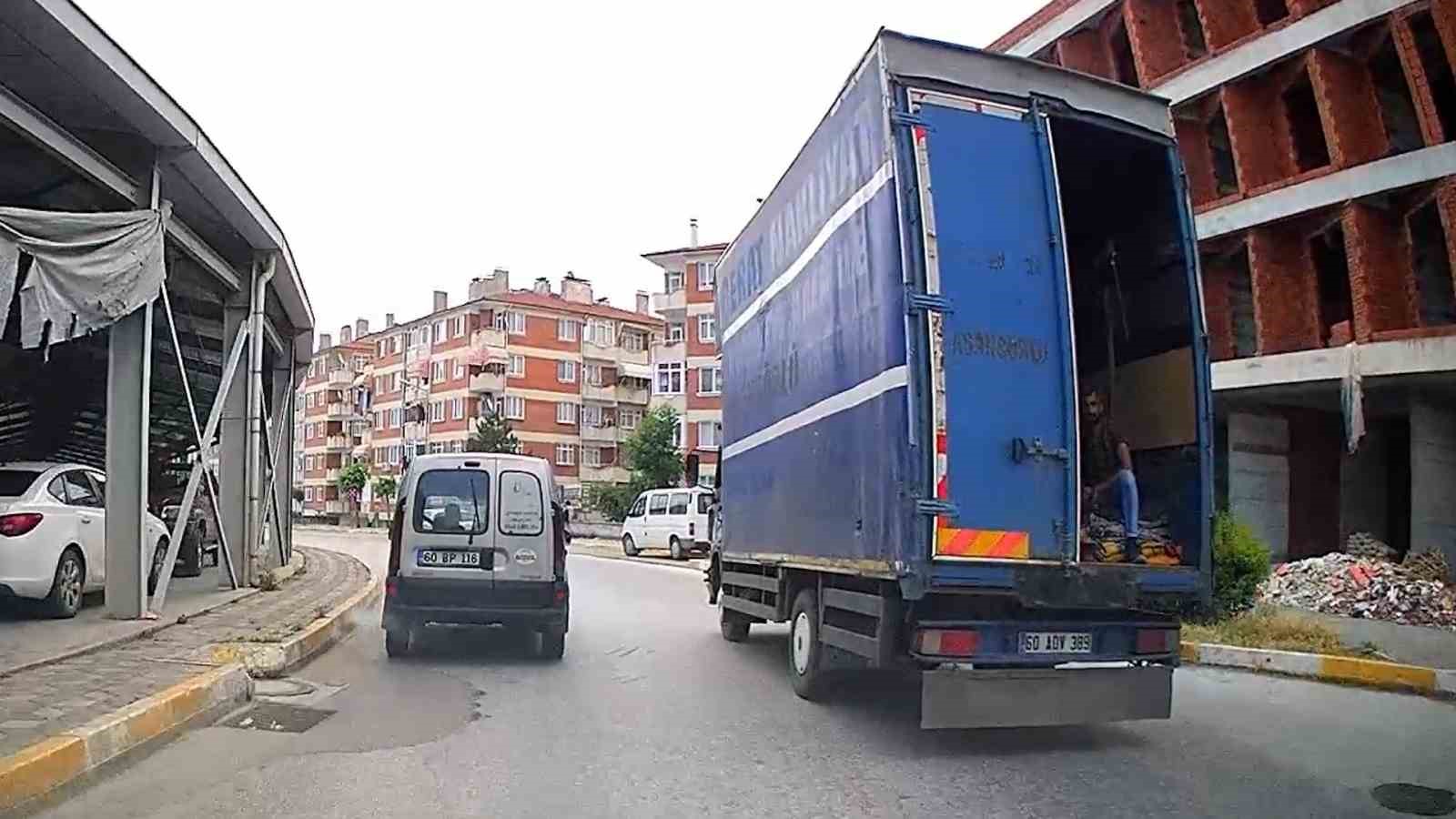 Tokat’ta tehlikeli yolculuk kamerada
