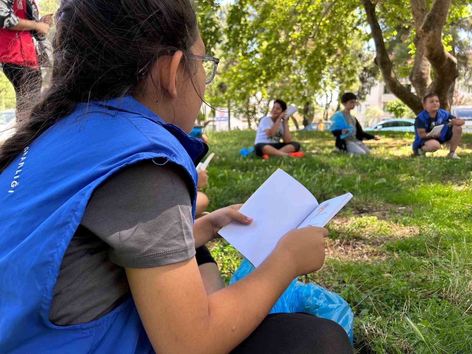 Muğla’da çocuklar doğada kitap okuyarak farkındalık oluşturdu
