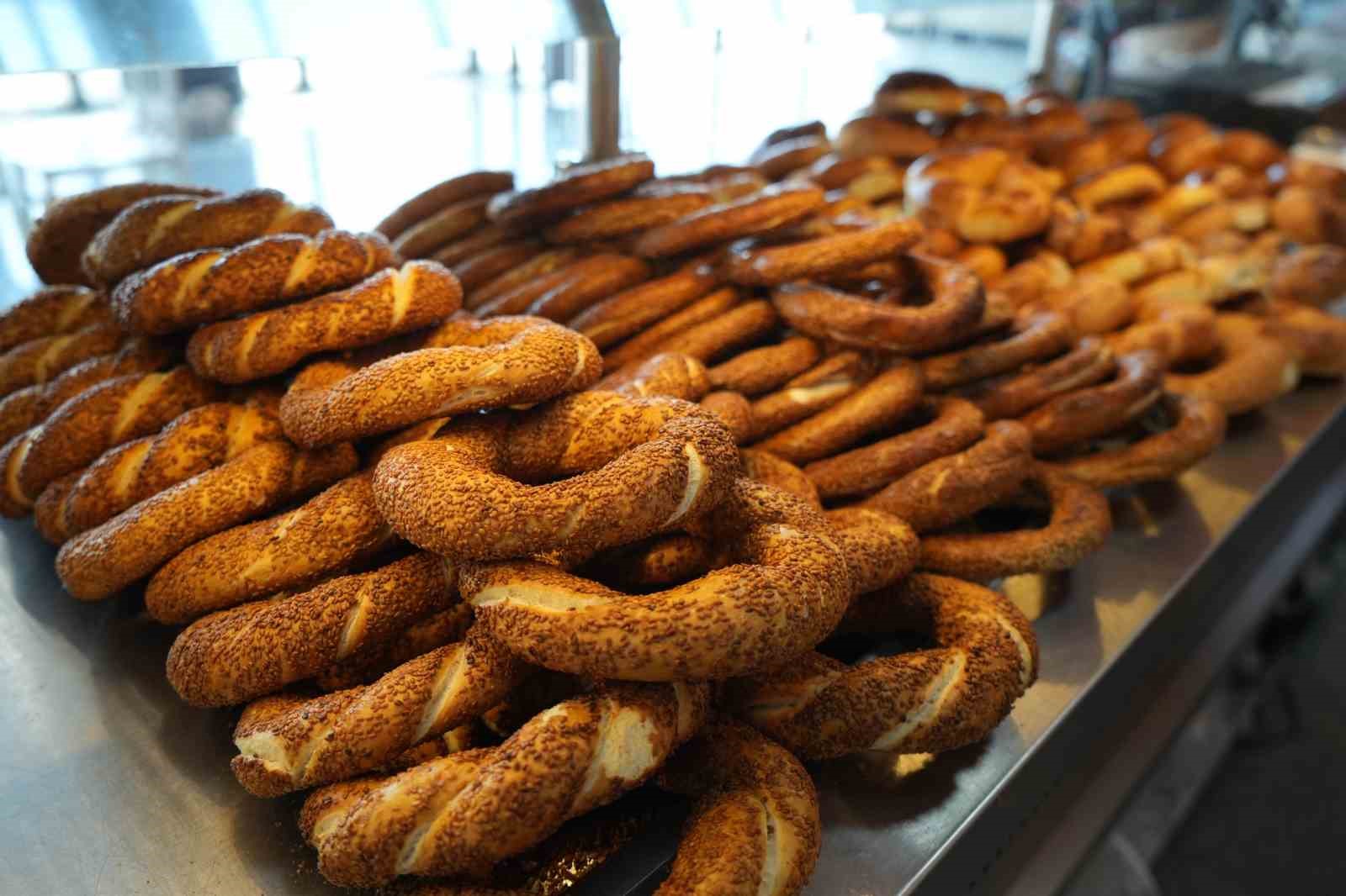 Belediyeye ait bu kafede çay-simit sudan ucuz
