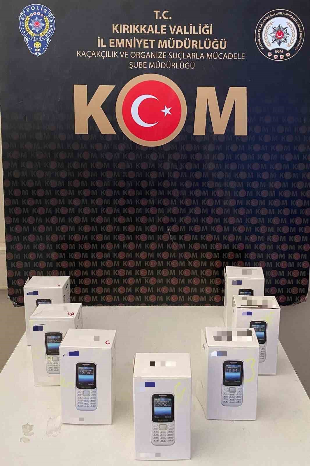 Kırıkkale’de kaçak 219 paket sigara, 7 adet cep telefonu ele geçirildi
