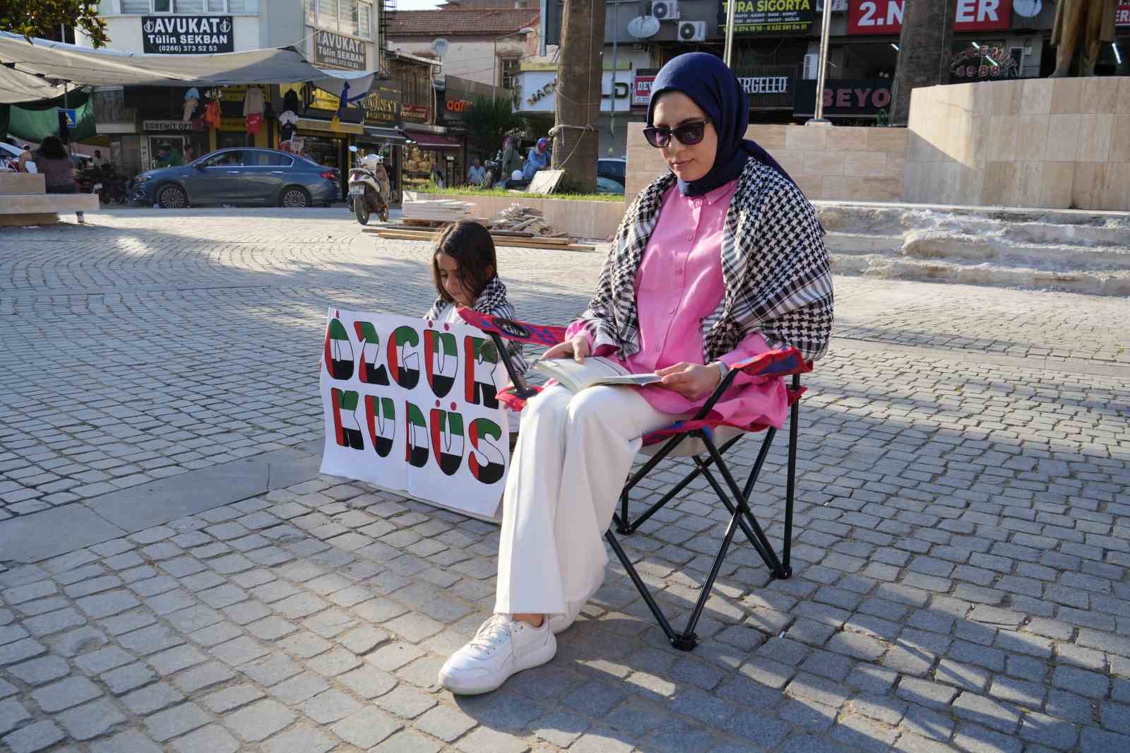 Cumhuriyet Meydanında Filistin için sessiz eylem
