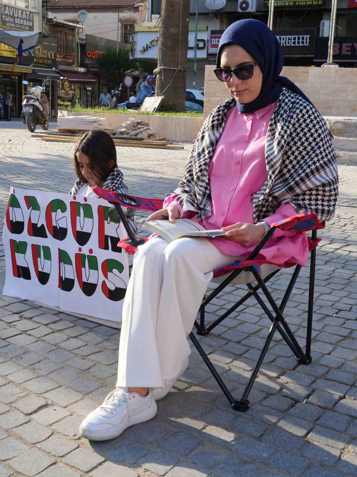 Cumhuriyet Meydanında Filistin için sessiz eylem
