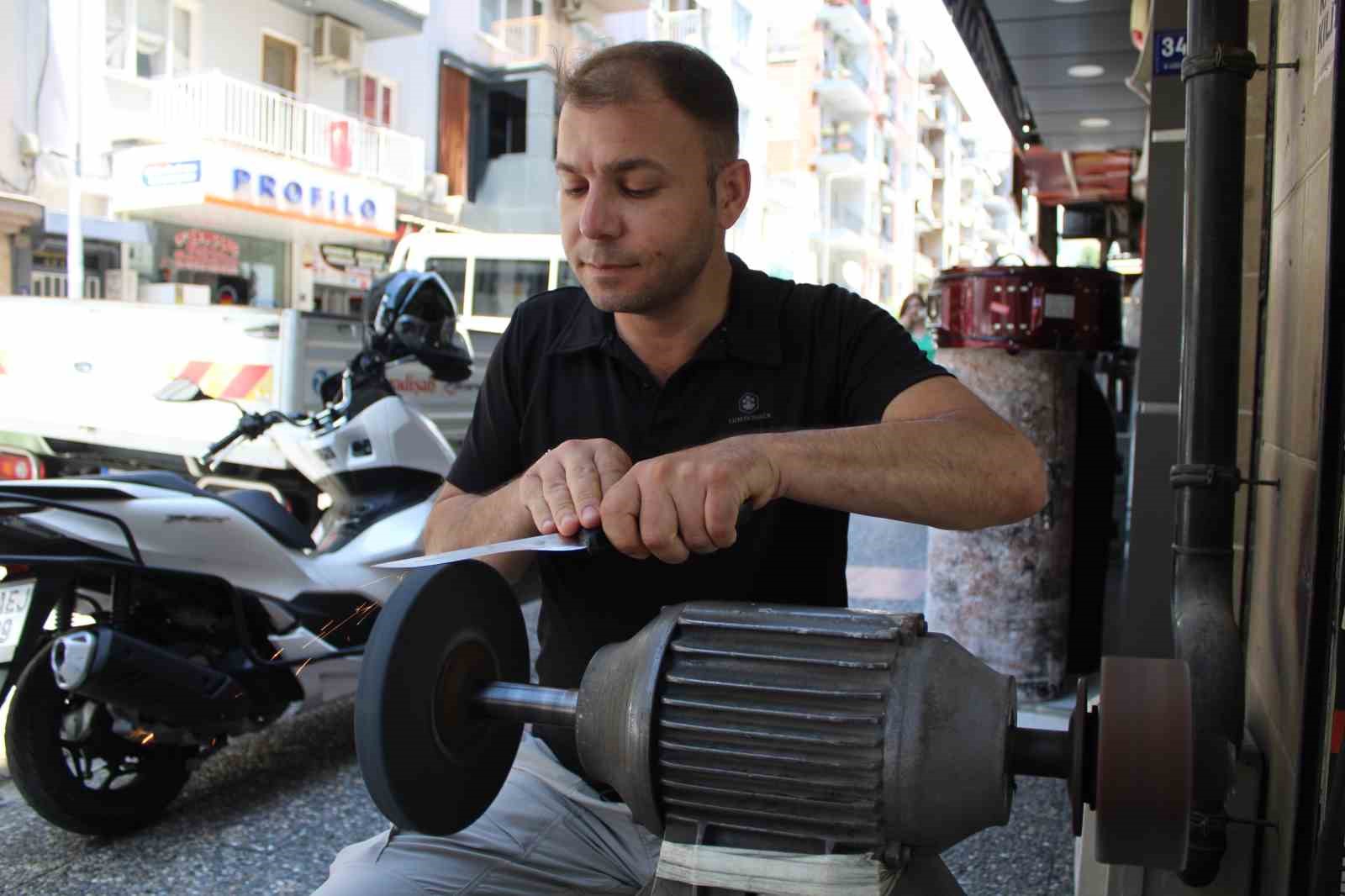 Bıçak bileme ustalarının Kurban Bayramı mesaisi başladı
