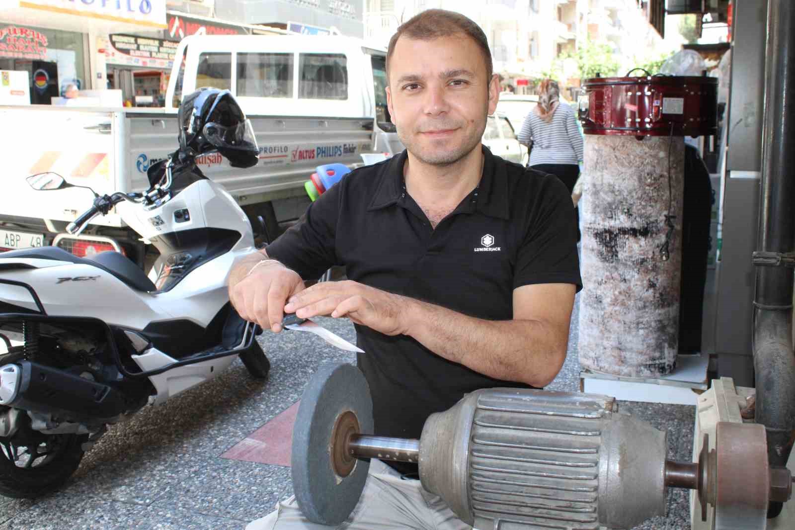 Bıçak bileme ustalarının Kurban Bayramı mesaisi başladı
