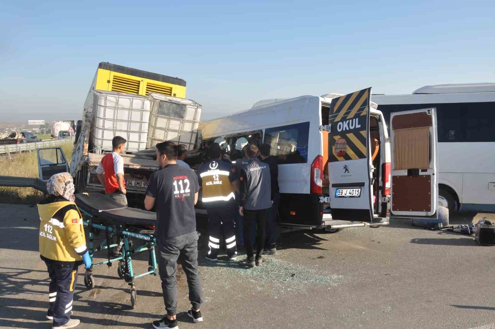 Tekirdağ’da feci kaza: 18 işçi hastaneye kaldırıldı
