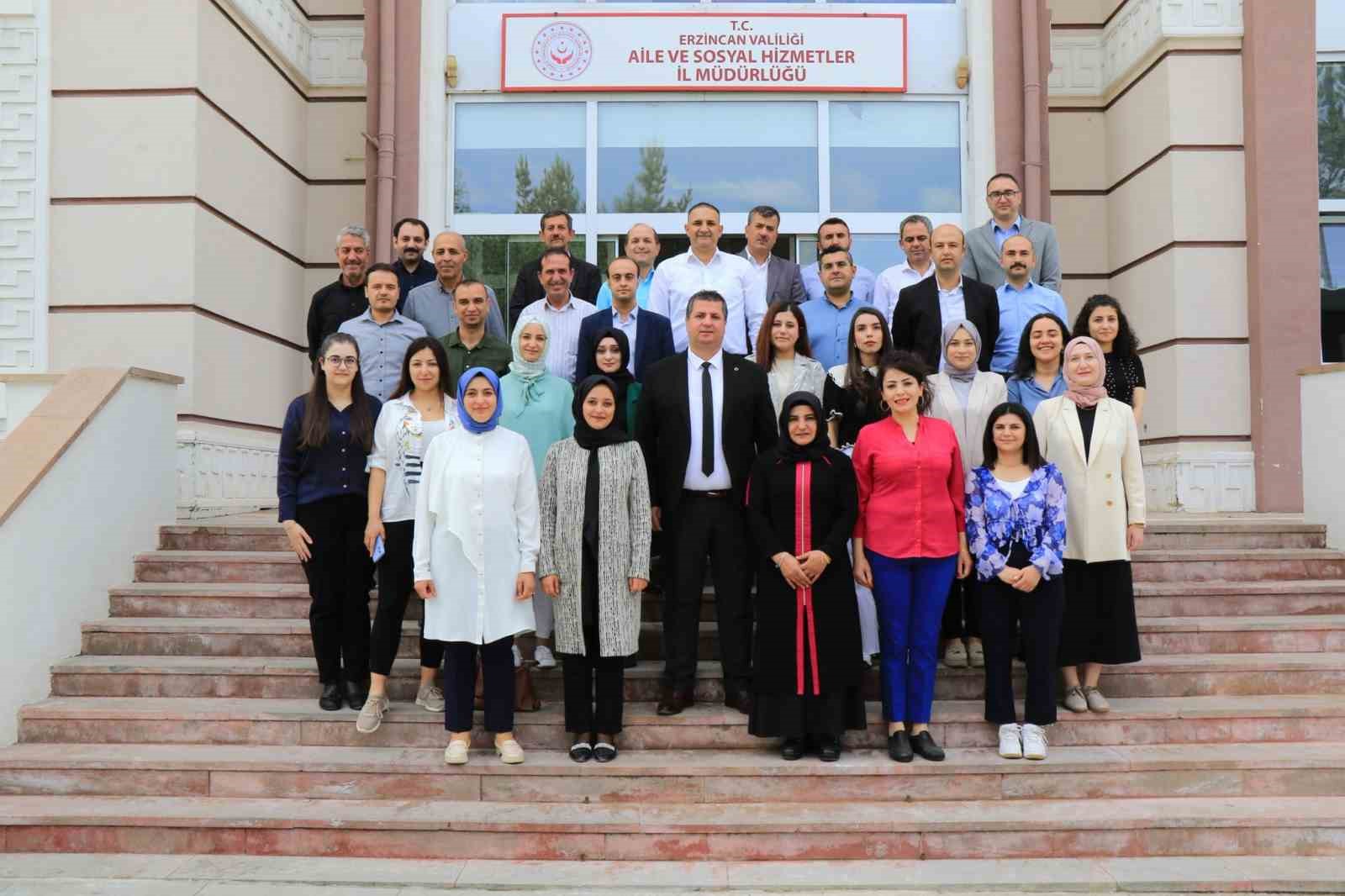 Erzincan Aile ve Sosyal Hizmetler İl Müdürlüğü Türkiye 3’üncüsü oldu
