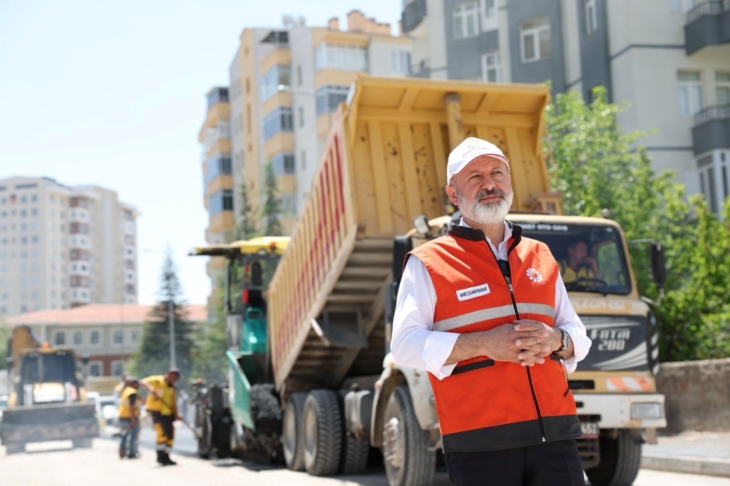 Başkan Çolakbayrakdar: “Kentsel dönüşümle modernleşen Seyrani, daha da güzel olacak”
