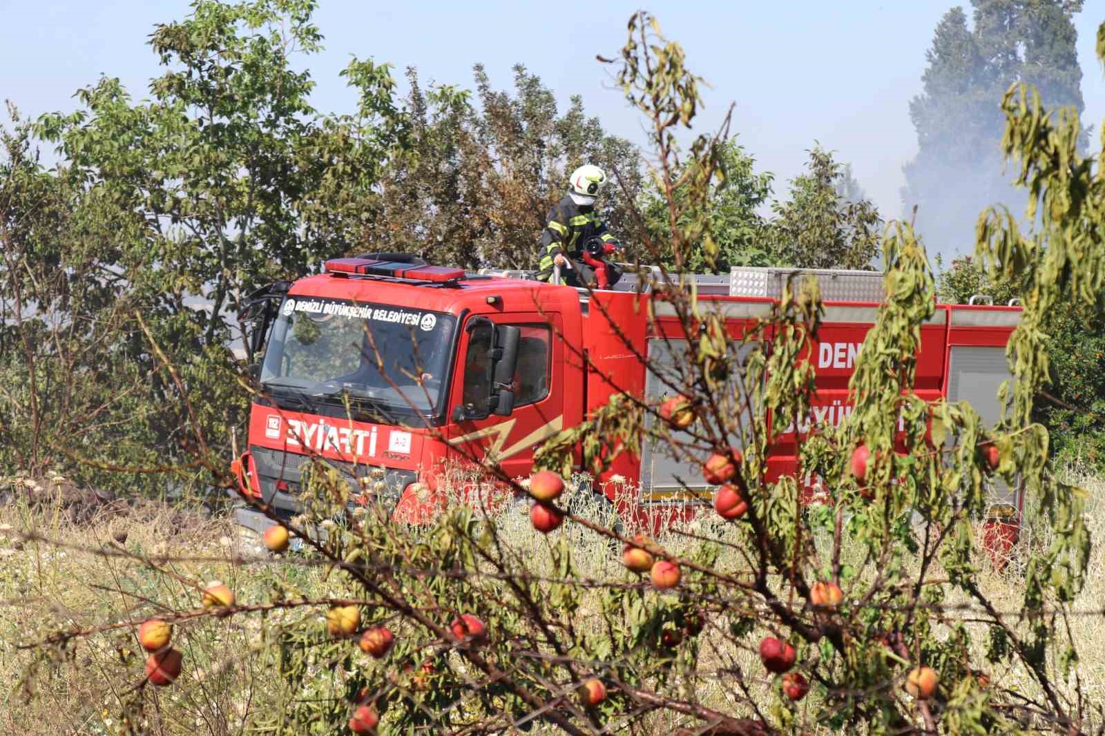 Örtü yangını ormana sıçramadan söndürüldü
