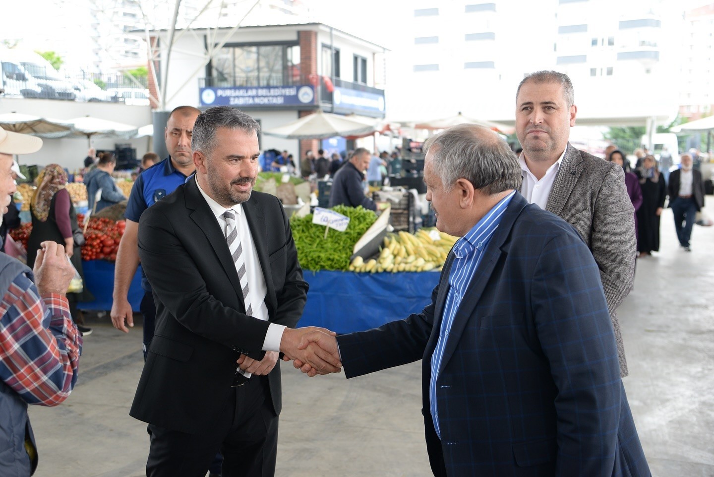 Pursaklar Belediye Başkanı Çetin’den pazar ziyareti
