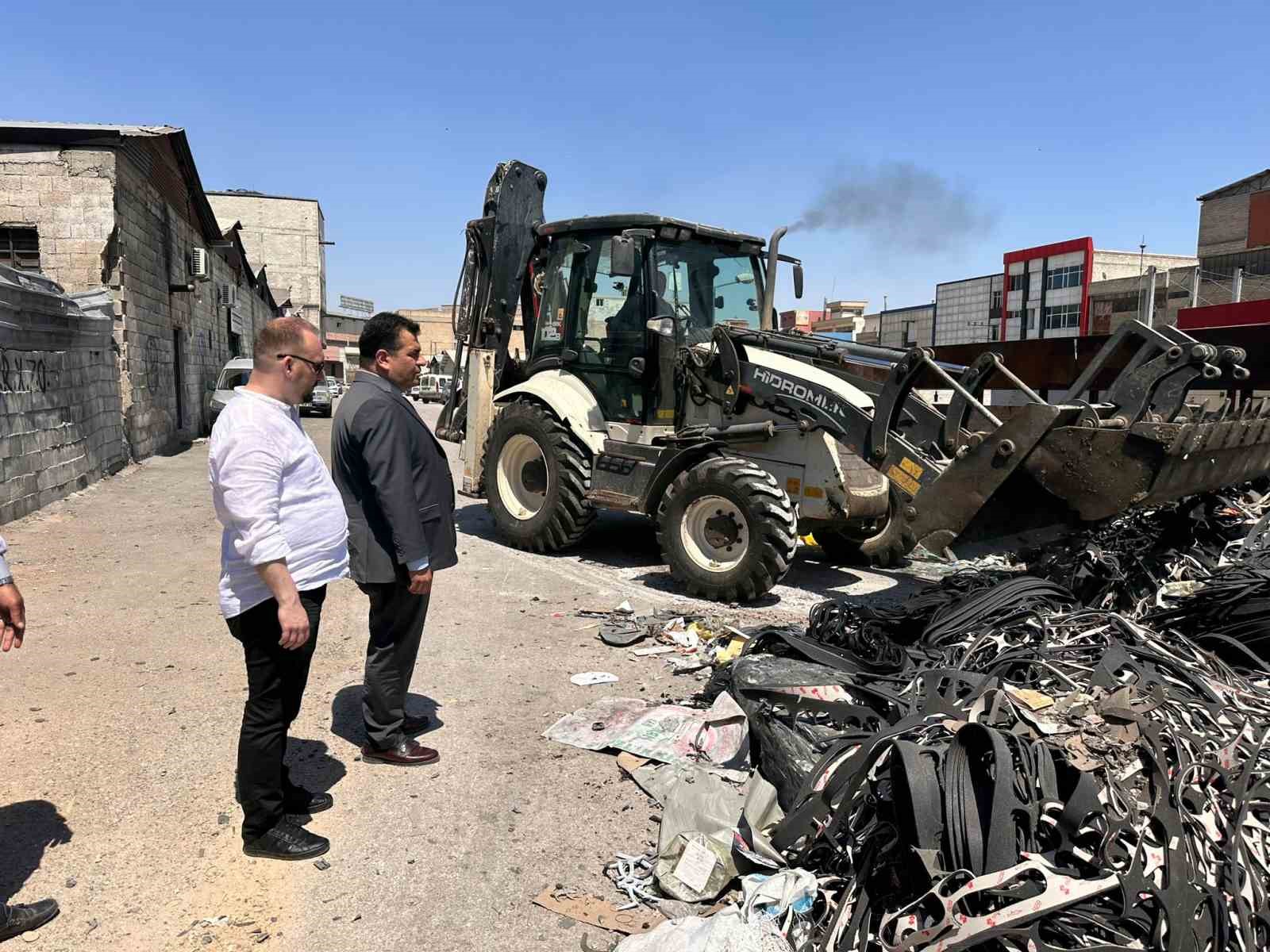 Nizip Caddesi’ndeki işletmelere çevre denetimi
