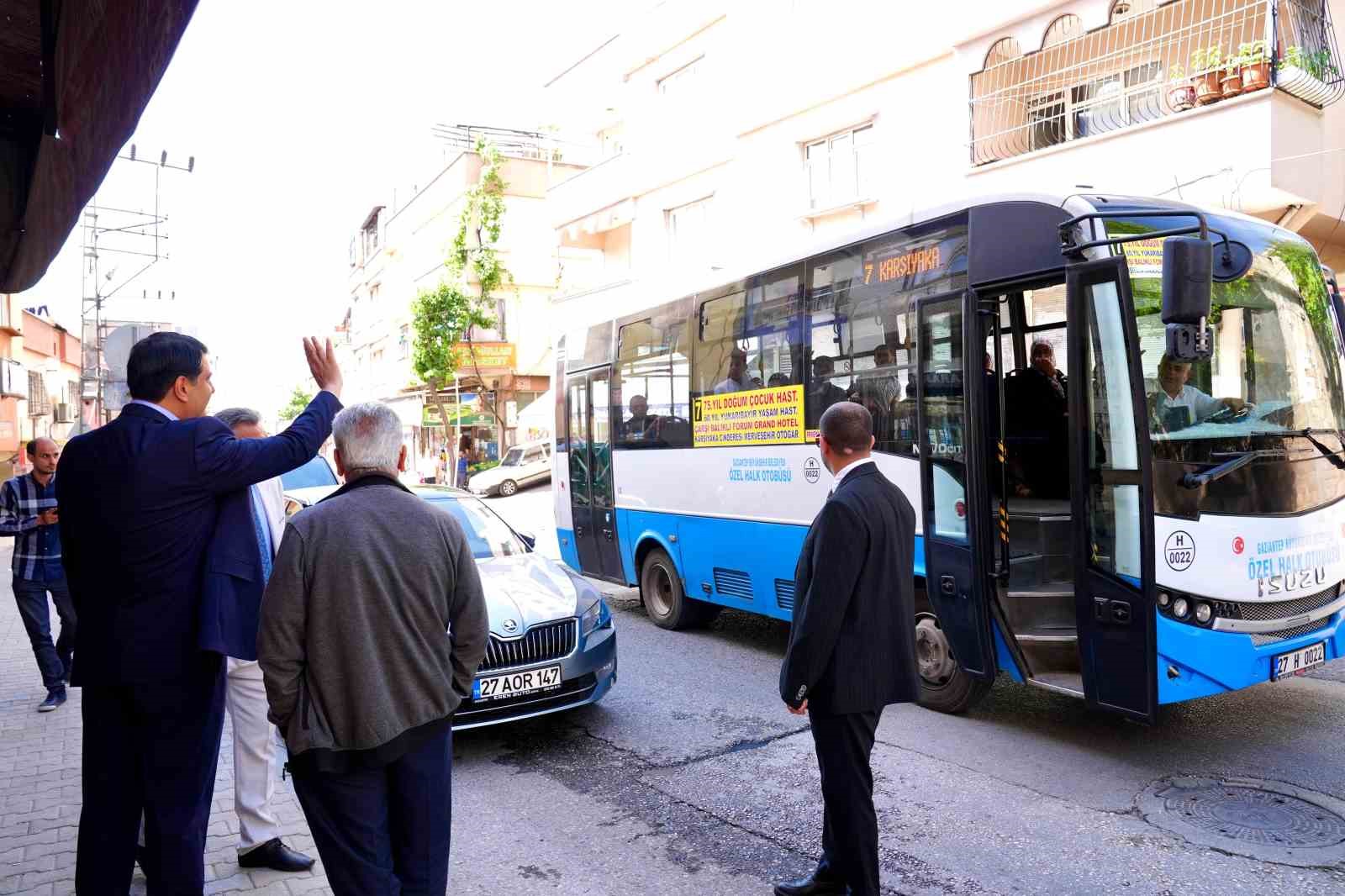 Yılmaz, Karşıyaka bölgesinde vatandaşlarla buluştu
