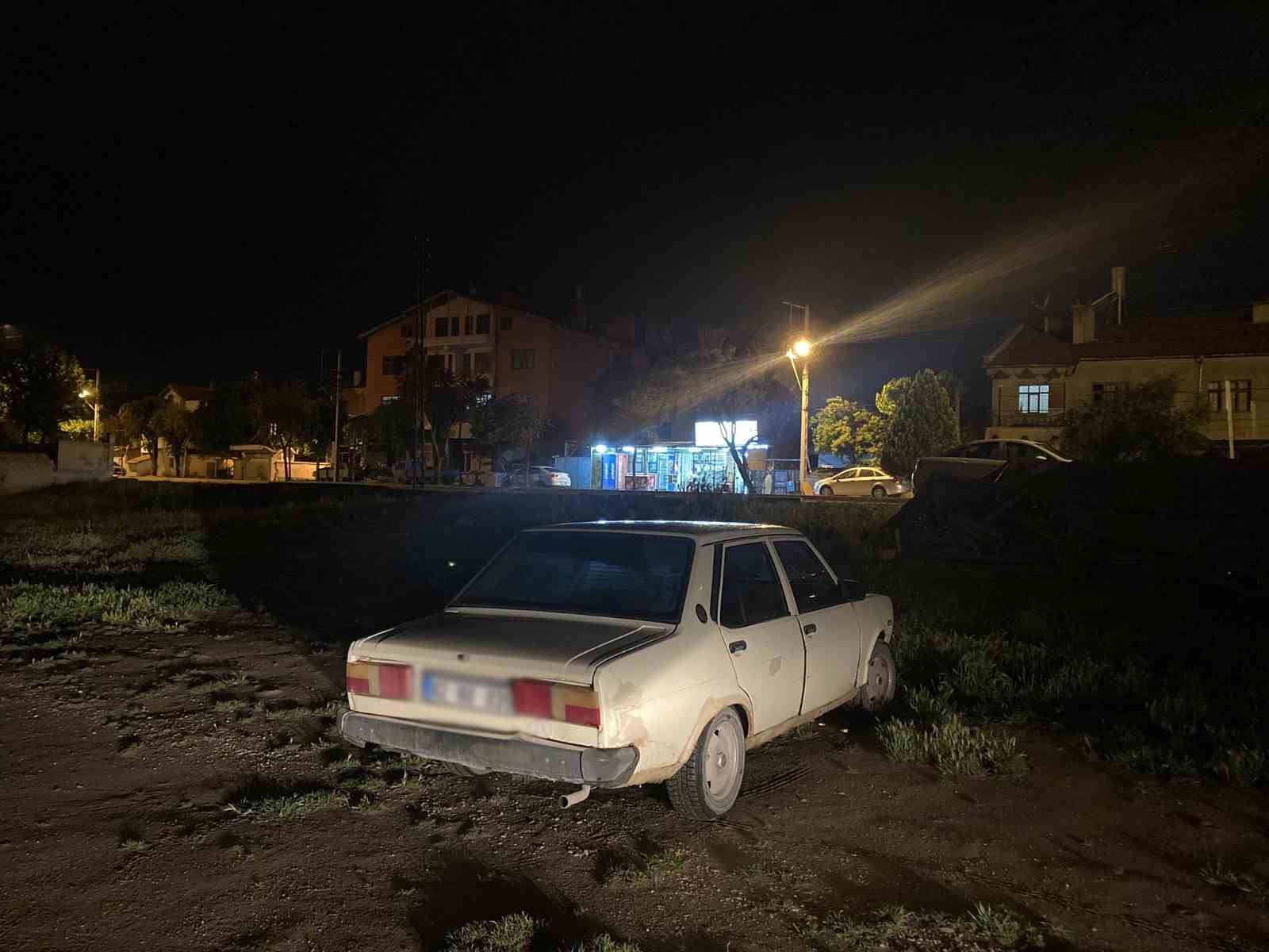 Çaldığı otomobili bıraktığı yerden almaya gelince polise yakalandı
