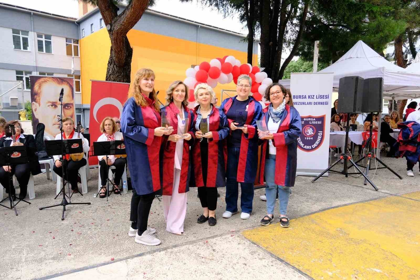 Bursa Kız Lisesi mezunları mantı gününde buluştu
