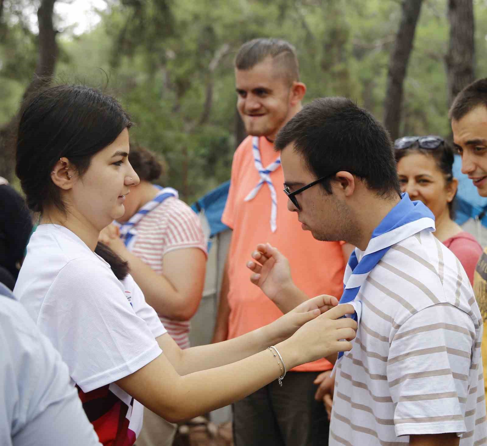 Özel gençler doğayla iç içe iki gün geçirdi
