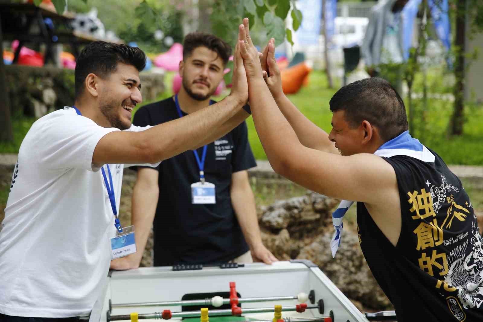 Özel gençler doğayla iç içe iki gün geçirdi
